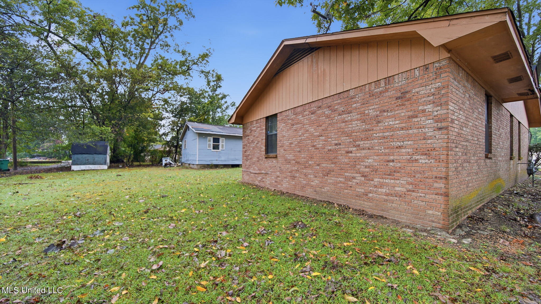 1174 Coldwater Street Property Photo 23