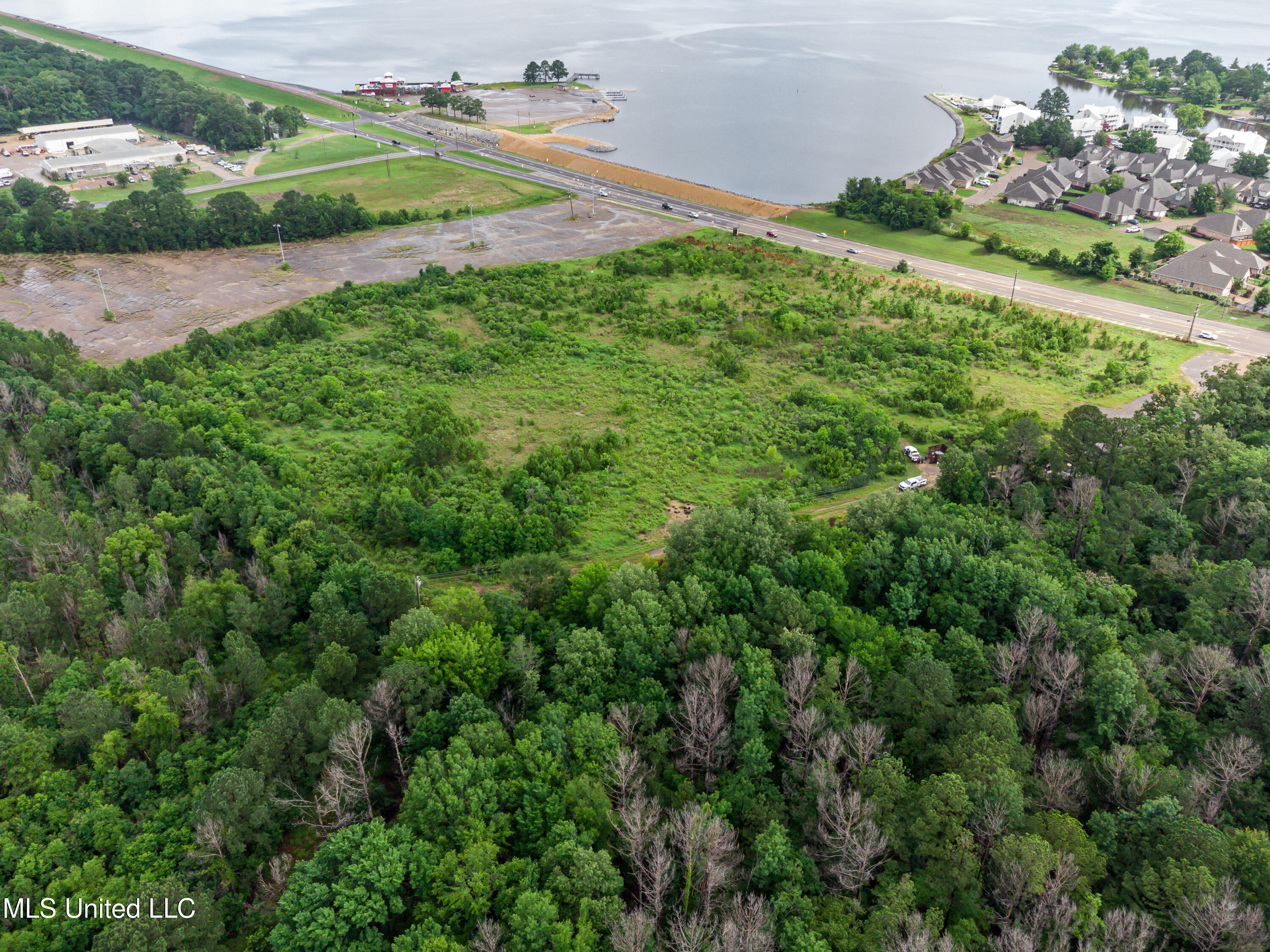 1808 Spillway Road Property Photo 9