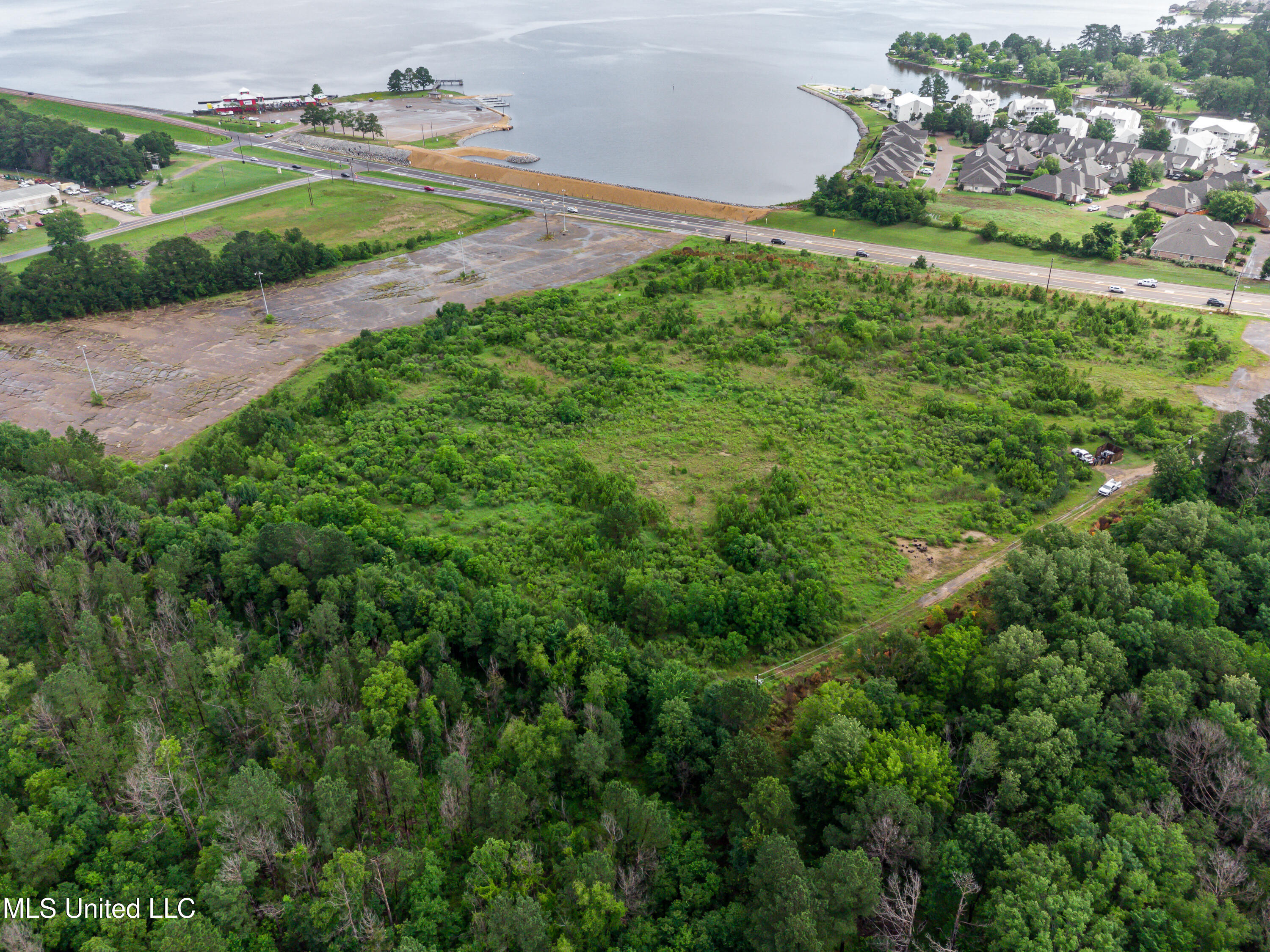 1808 Spillway Road Property Photo 11