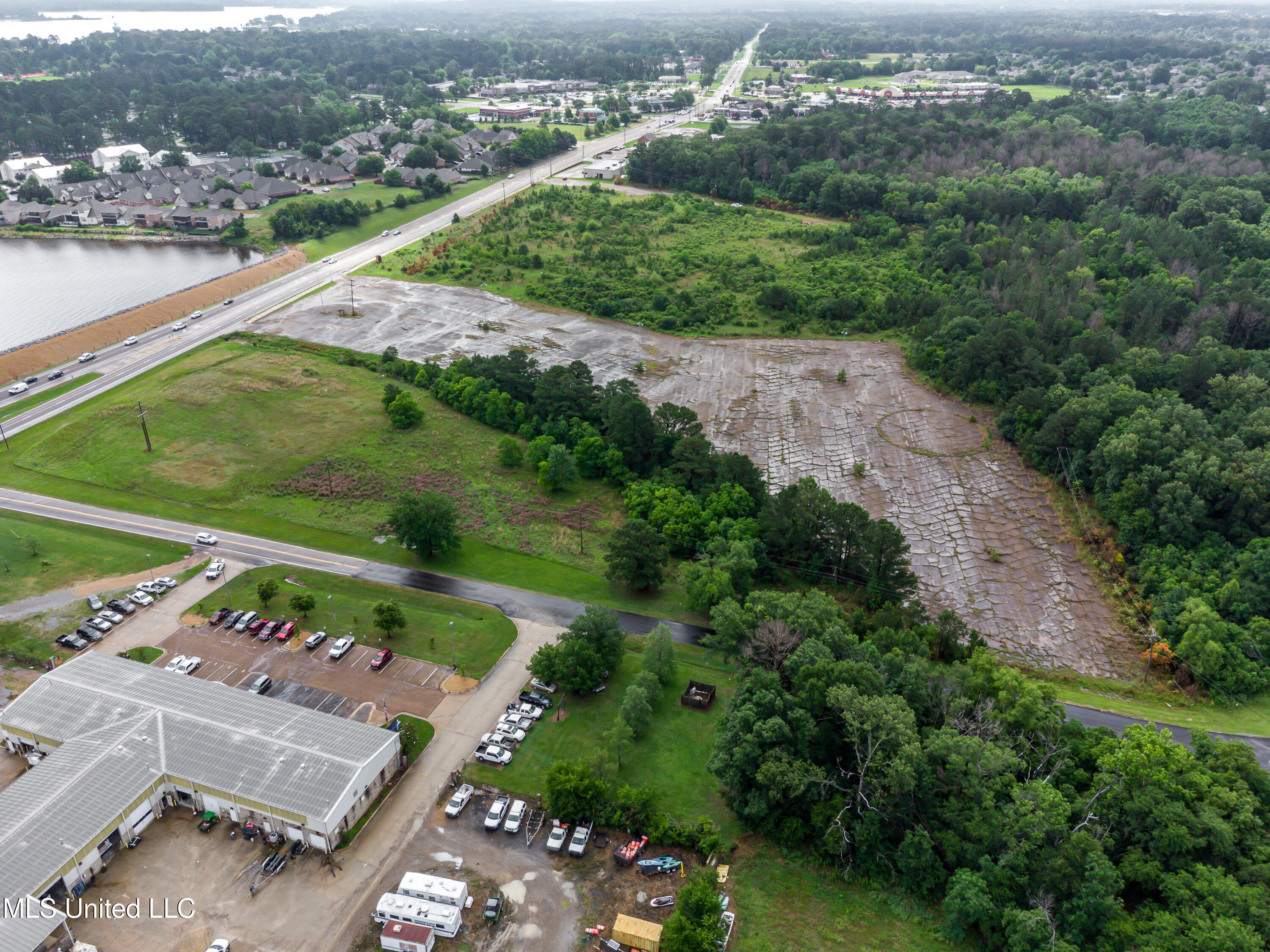 1808 Spillway Road Property Photo 17