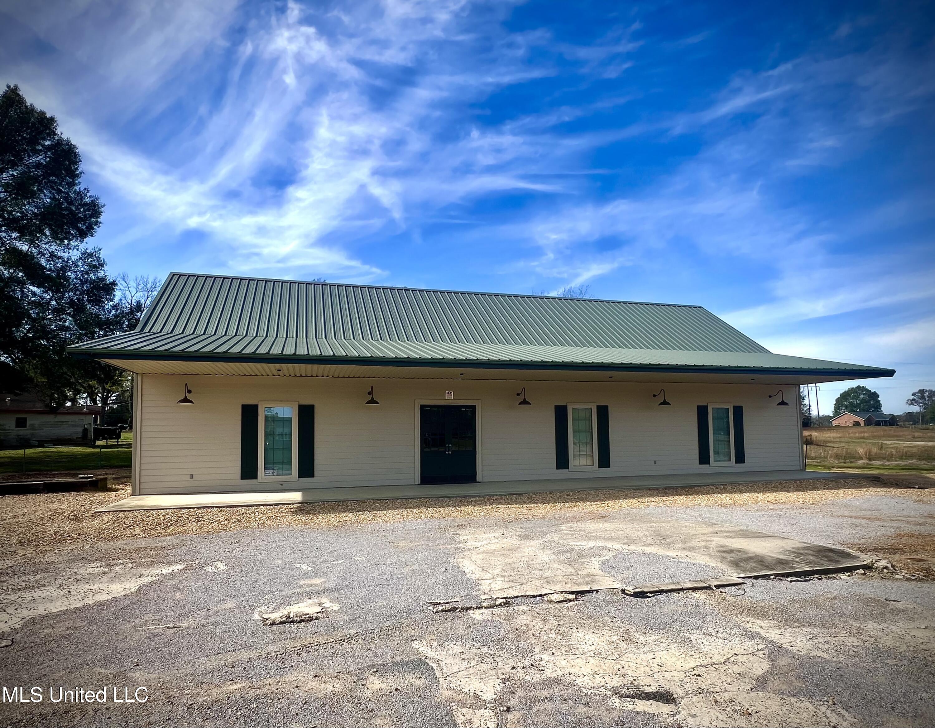 7094 Ms Hwy 584 Property Photo 1