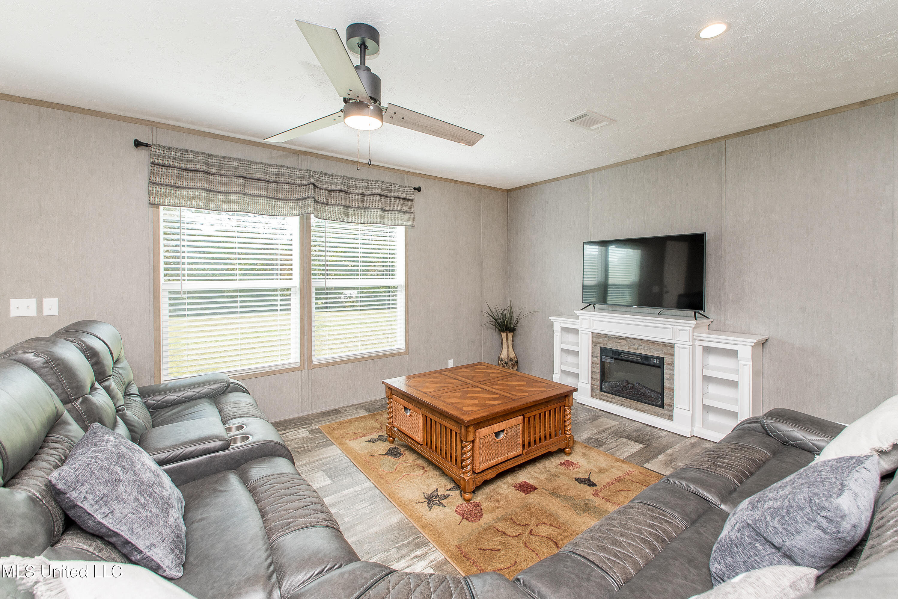 24 Tom Warner Road Property Photo 6