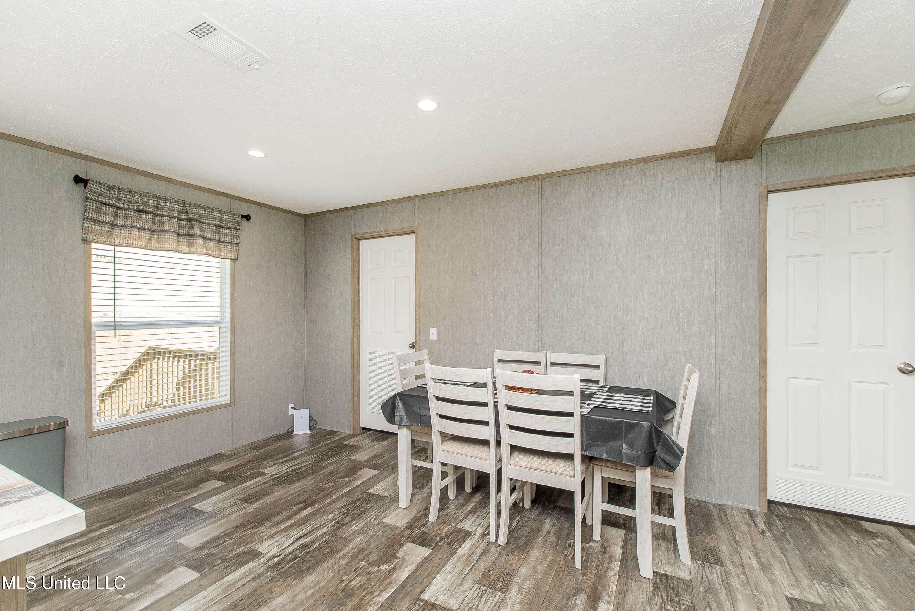 24 Tom Warner Road Property Photo 8