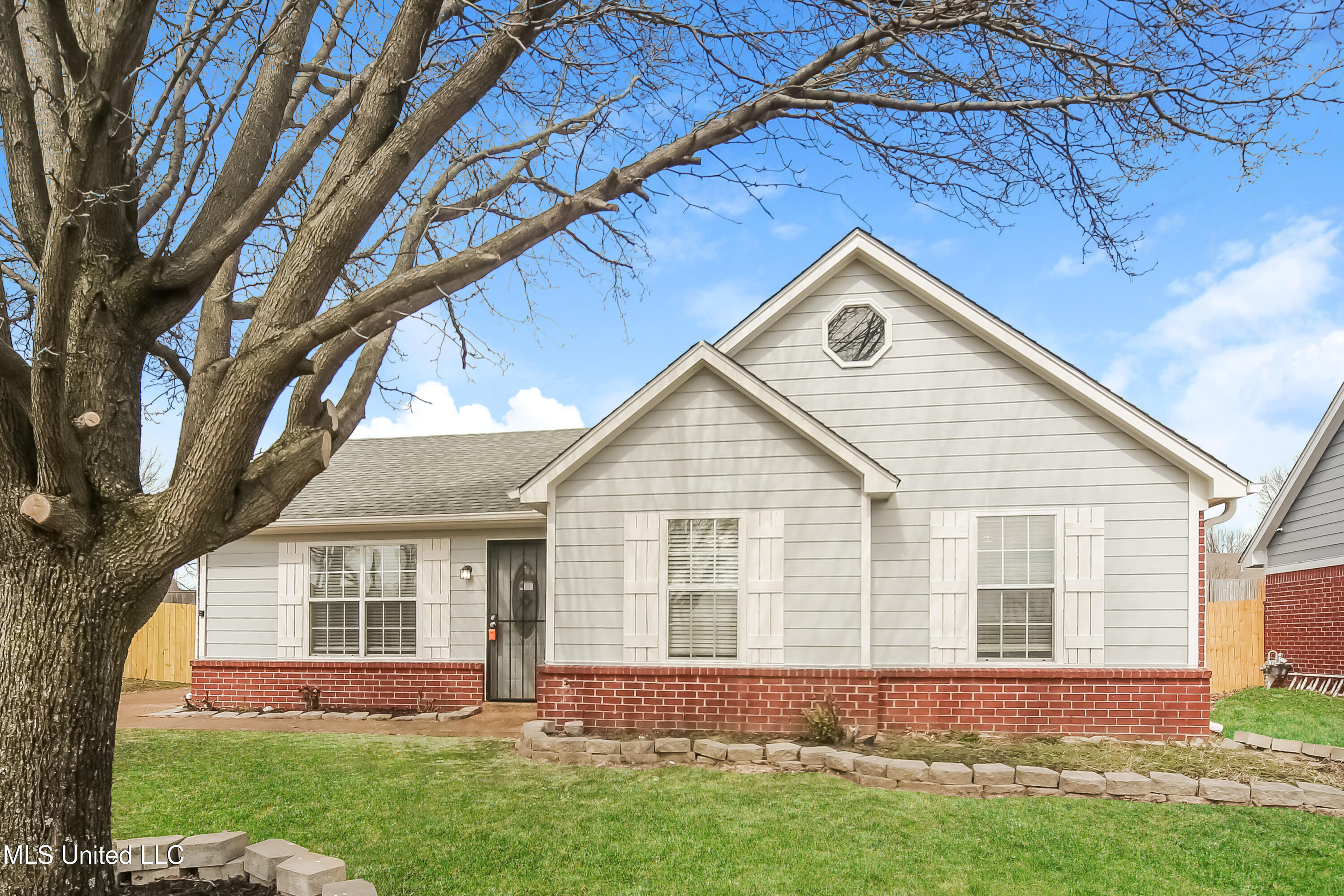 4238 Shadow Glen Drive Property Photo 2