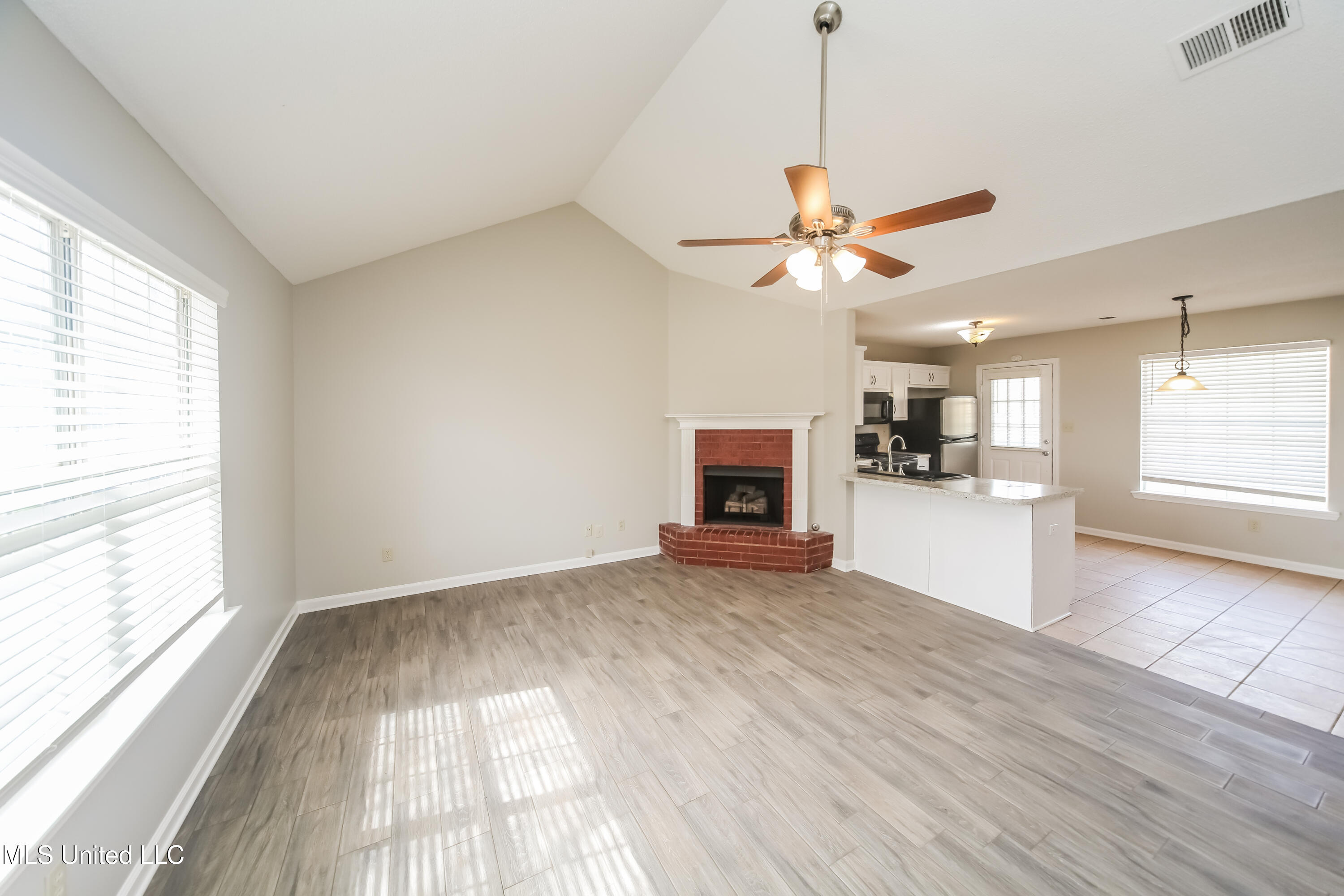 4238 Shadow Glen Drive Property Photo 3