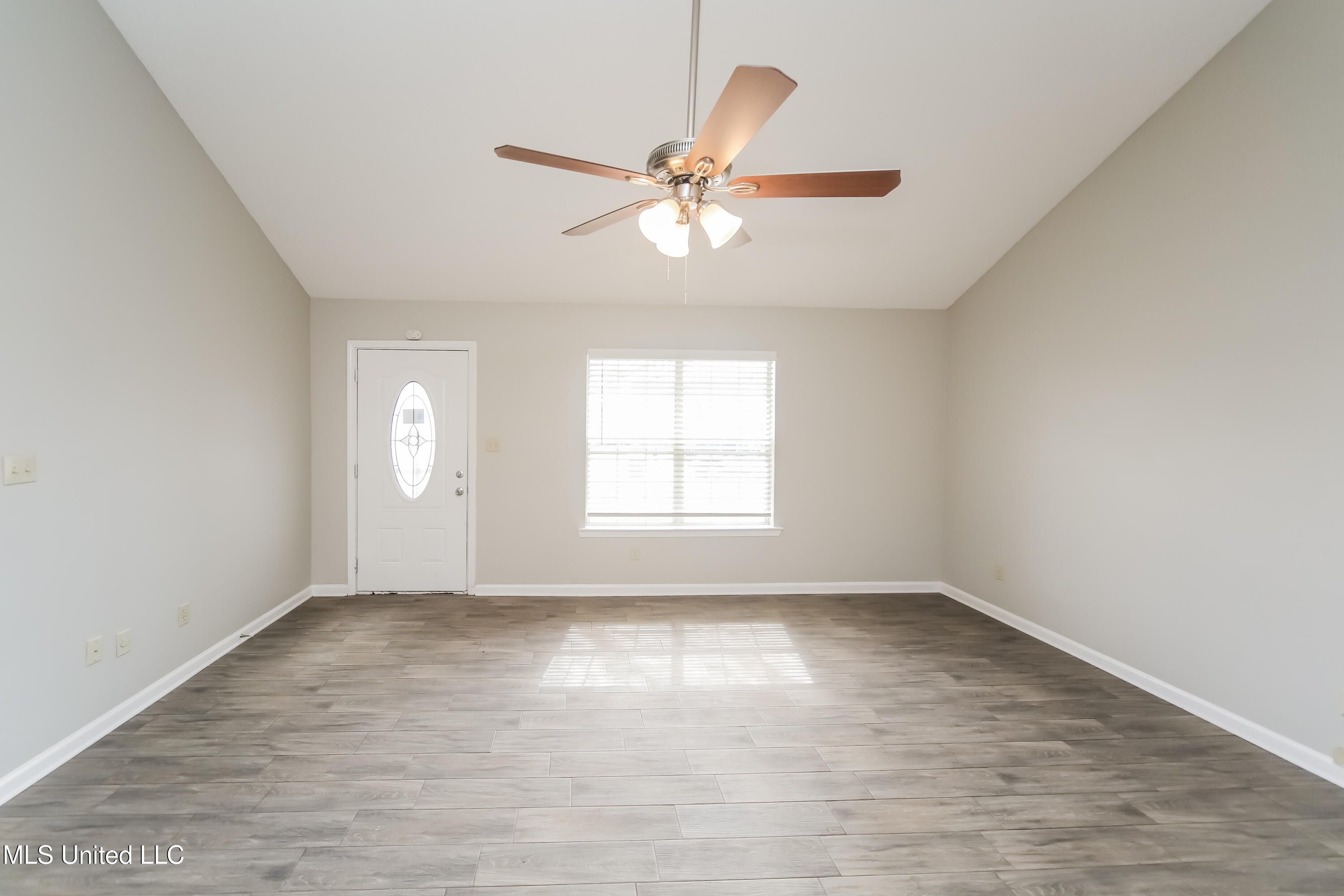 4238 Shadow Glen Drive Property Photo 4