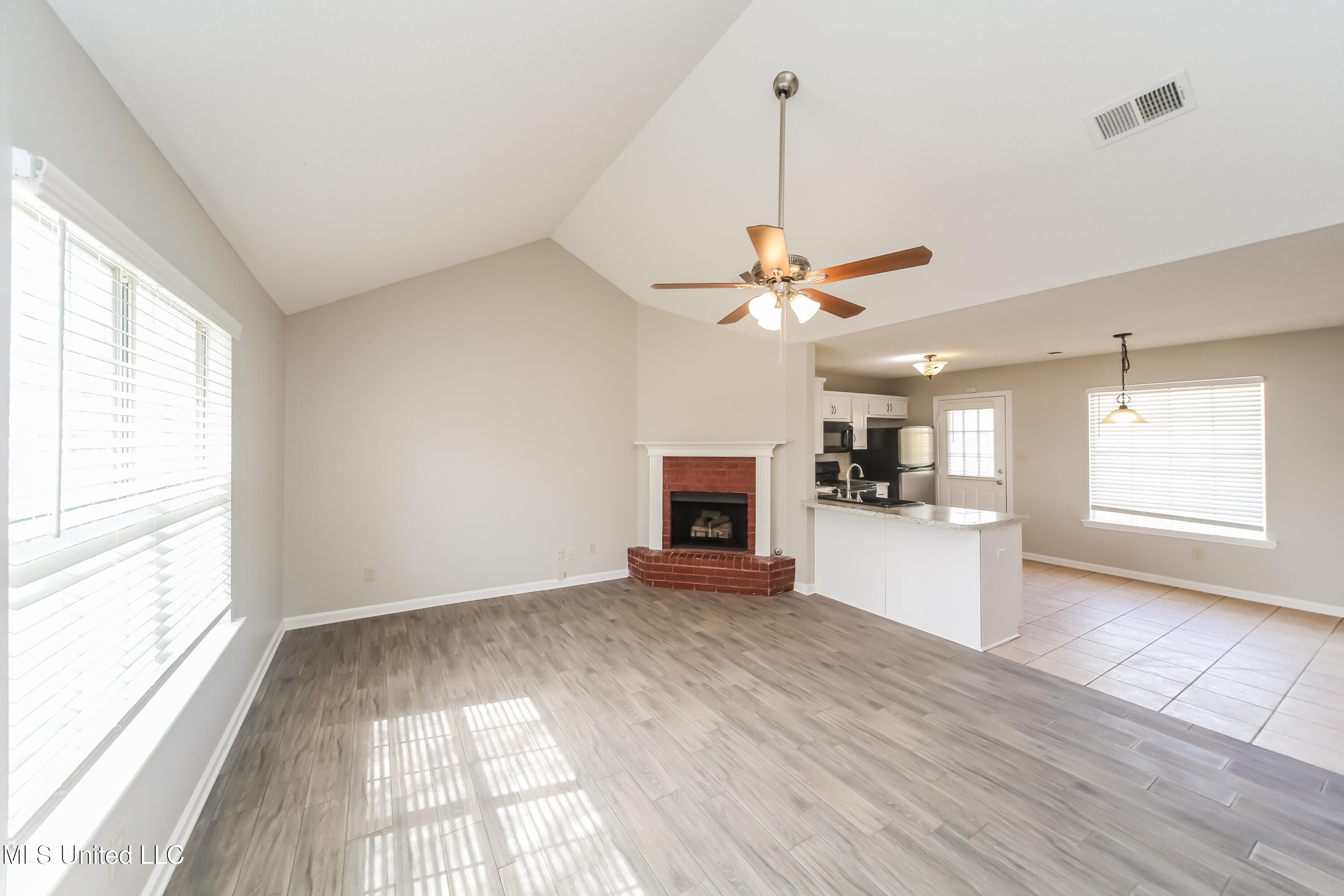 4238 Shadow Glen Drive Property Photo 5