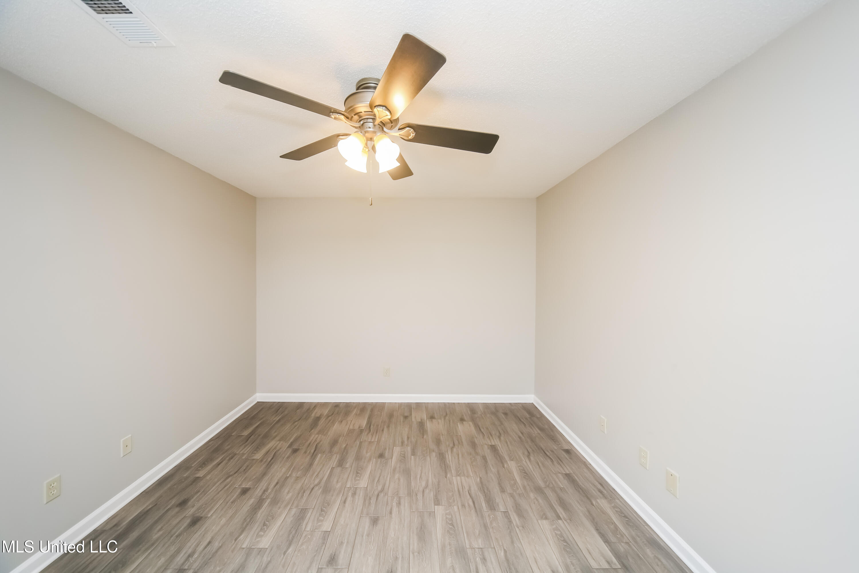 4238 Shadow Glen Drive Property Photo 11