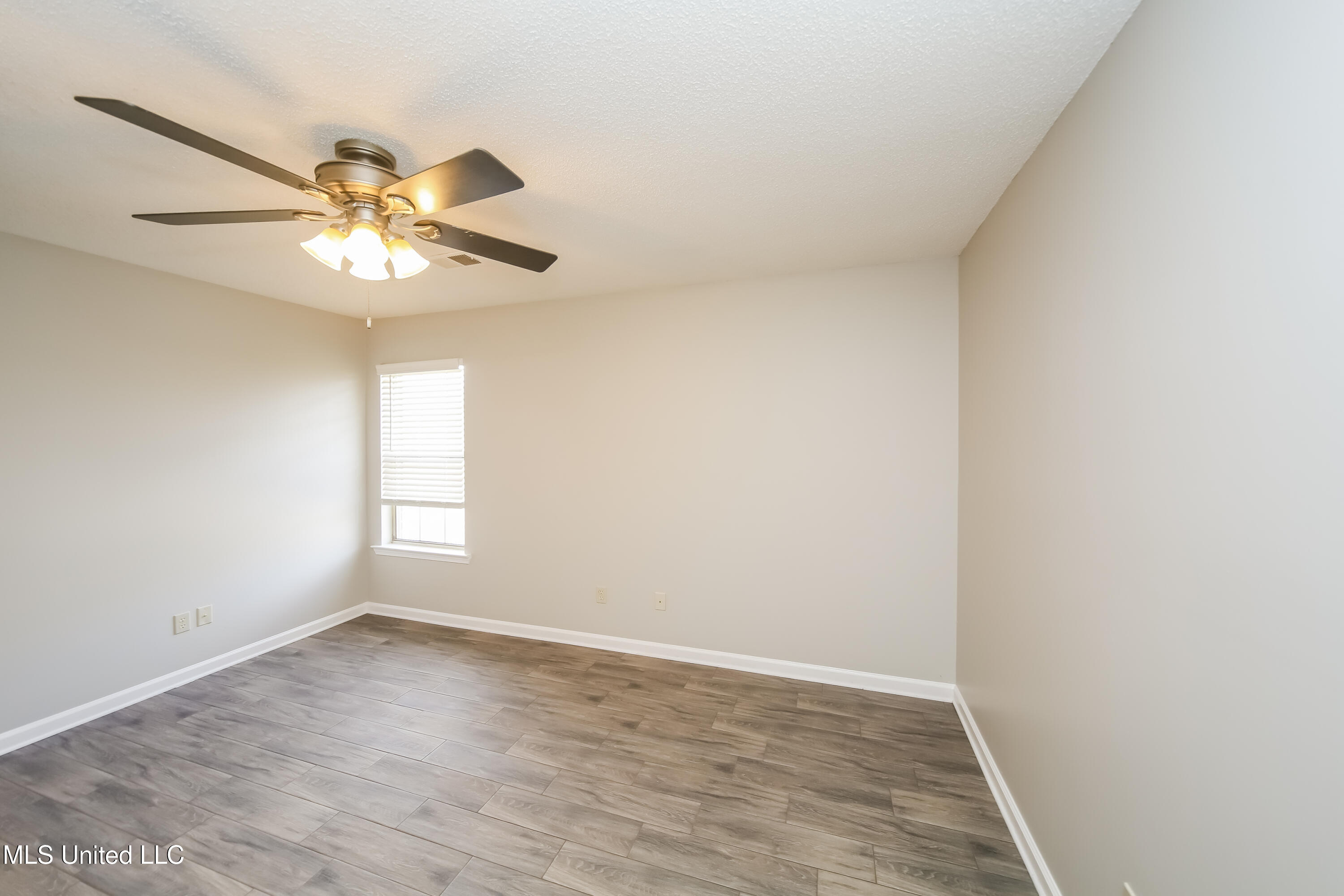 4238 Shadow Glen Drive Property Photo 12