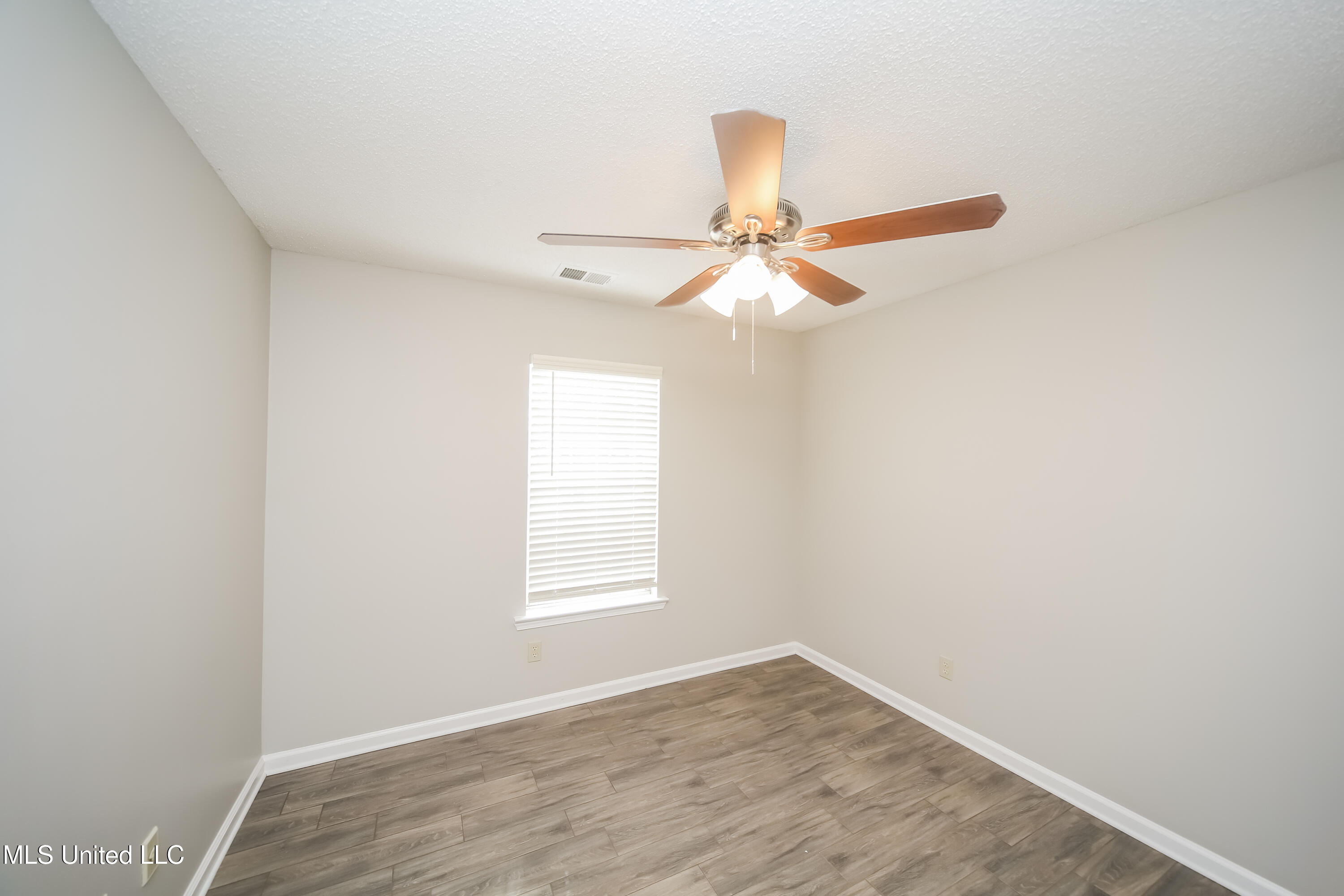 4238 Shadow Glen Drive Property Photo 13