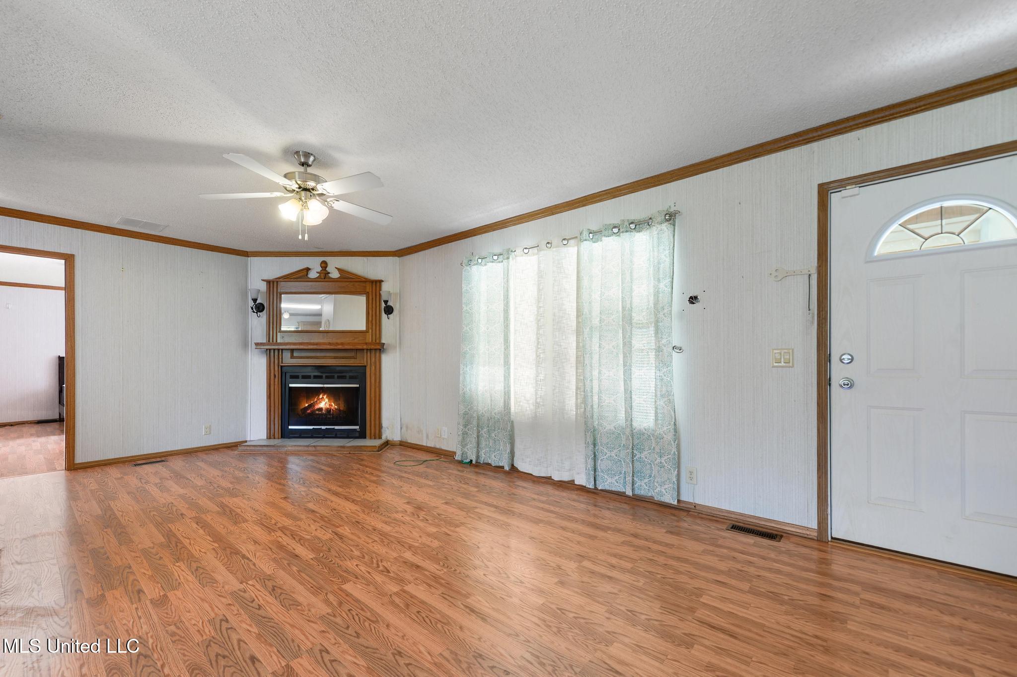 4002 Lake Street Property Photo 4