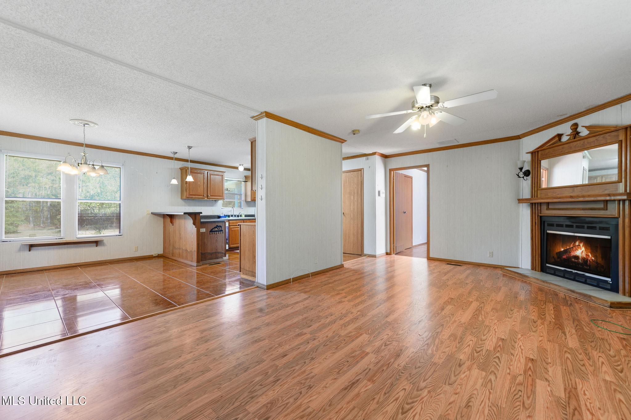 4002 Lake Street Property Photo 7