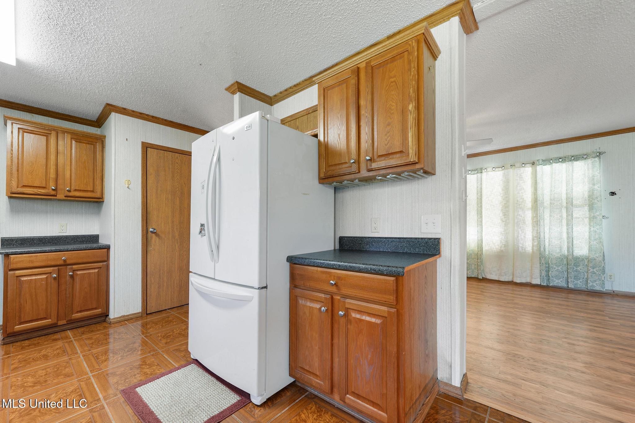 4002 Lake Street Property Photo 9