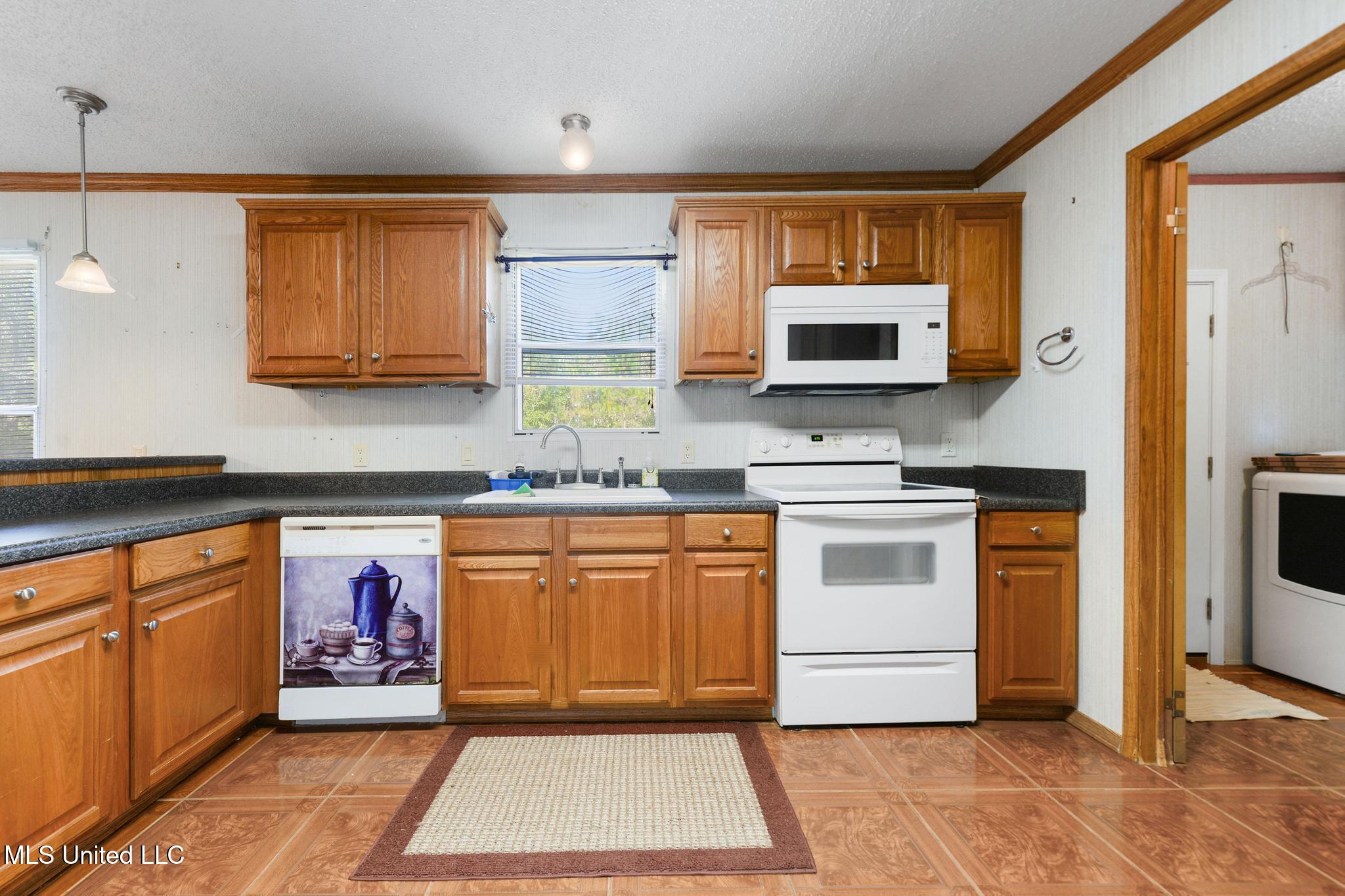 4002 Lake Street Property Photo 10