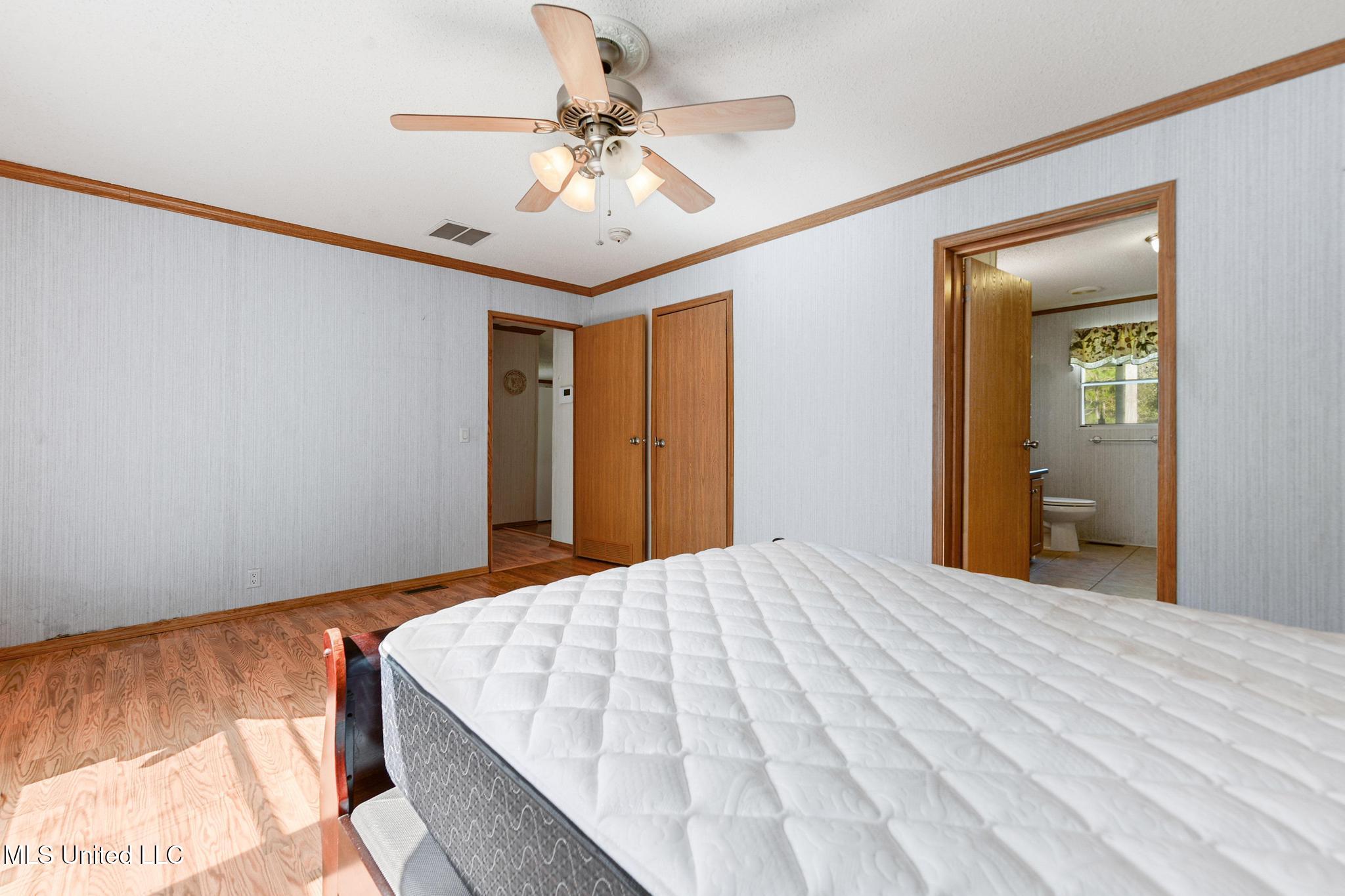 4002 Lake Street Property Photo 12