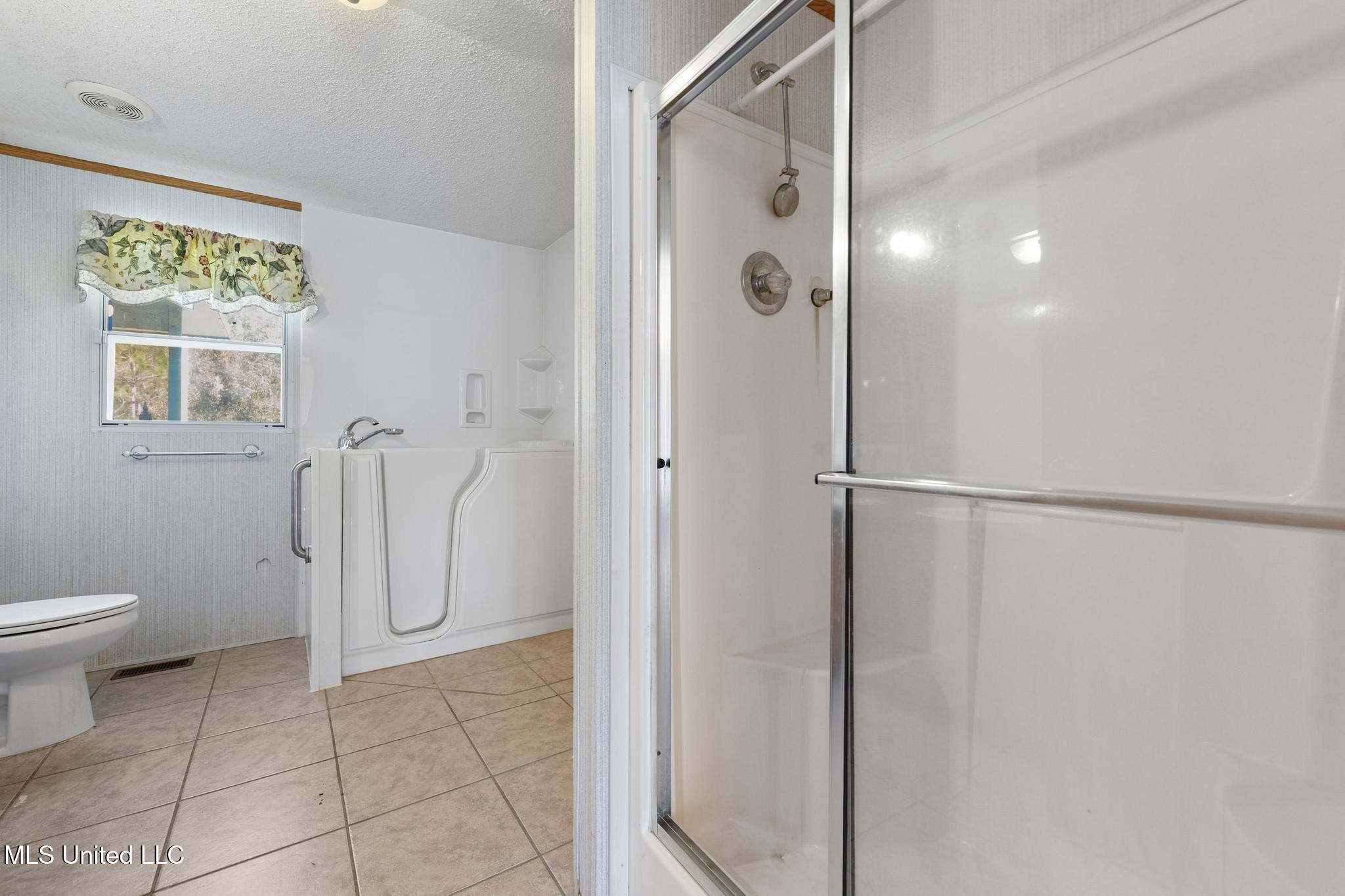 4002 Lake Street Property Photo 14