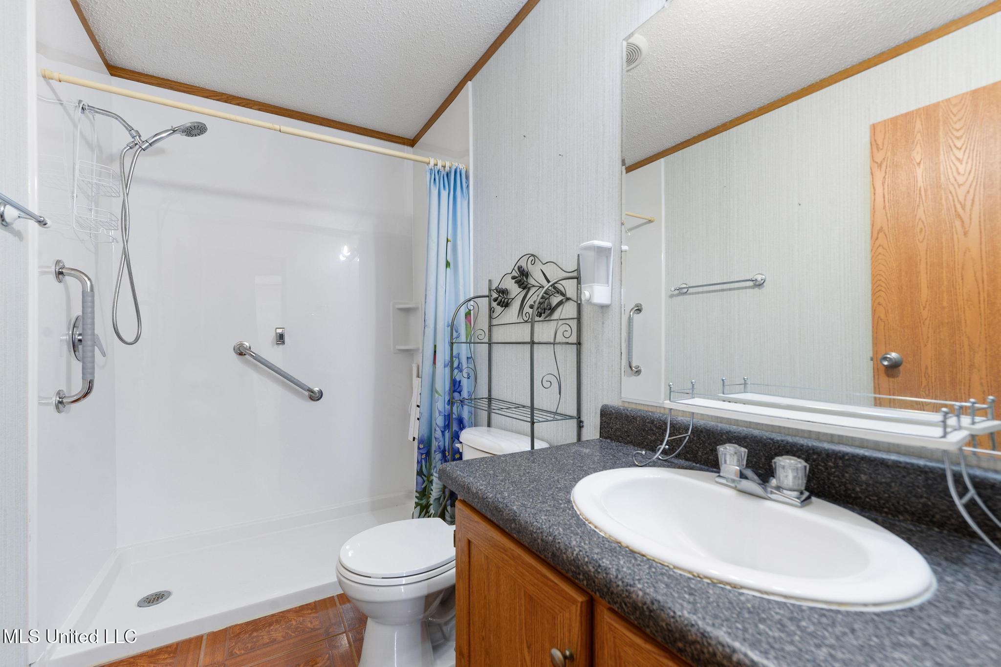 4002 Lake Street Property Photo 19