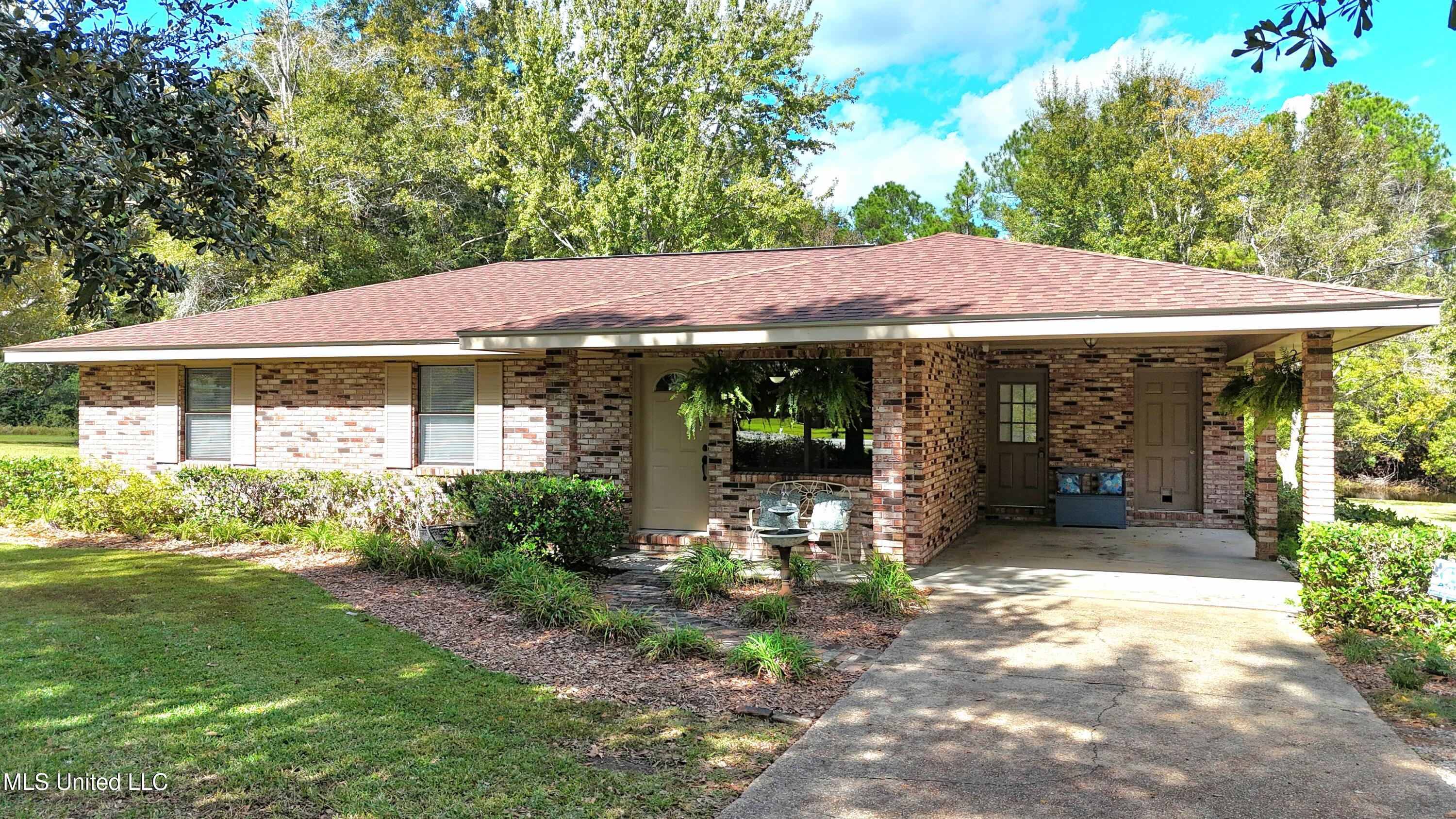 9150 Woolmarket Road Property Photo 1