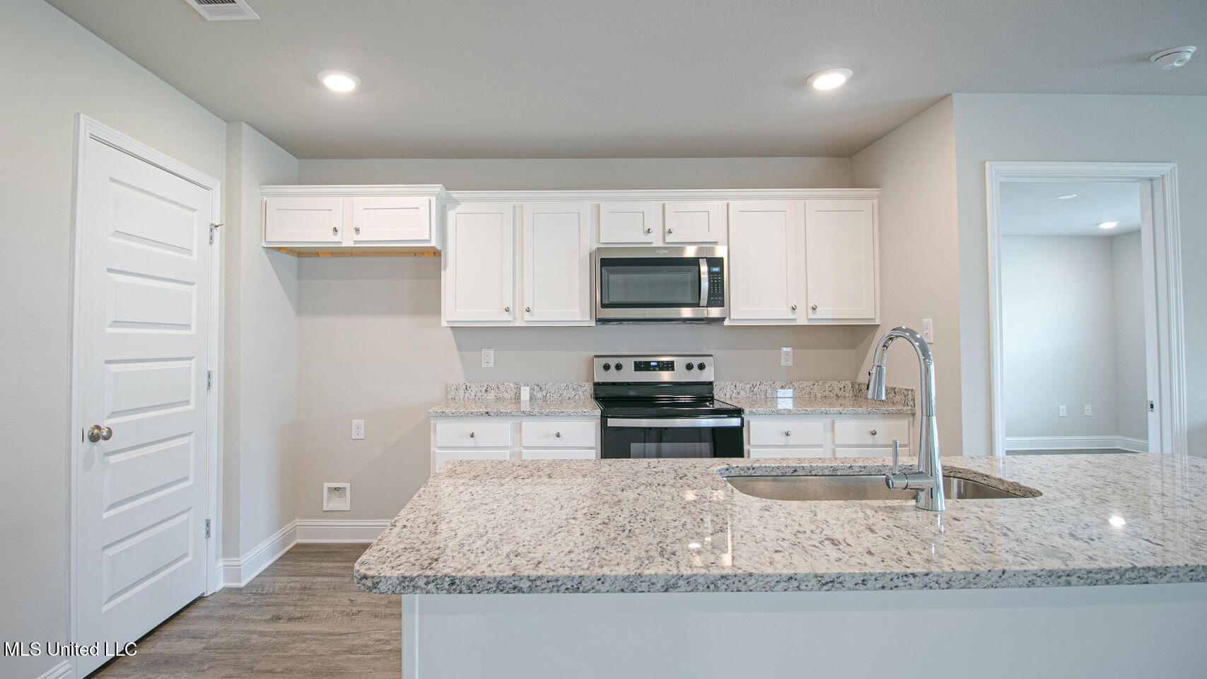 45 Monarch Drive Property Photo 4