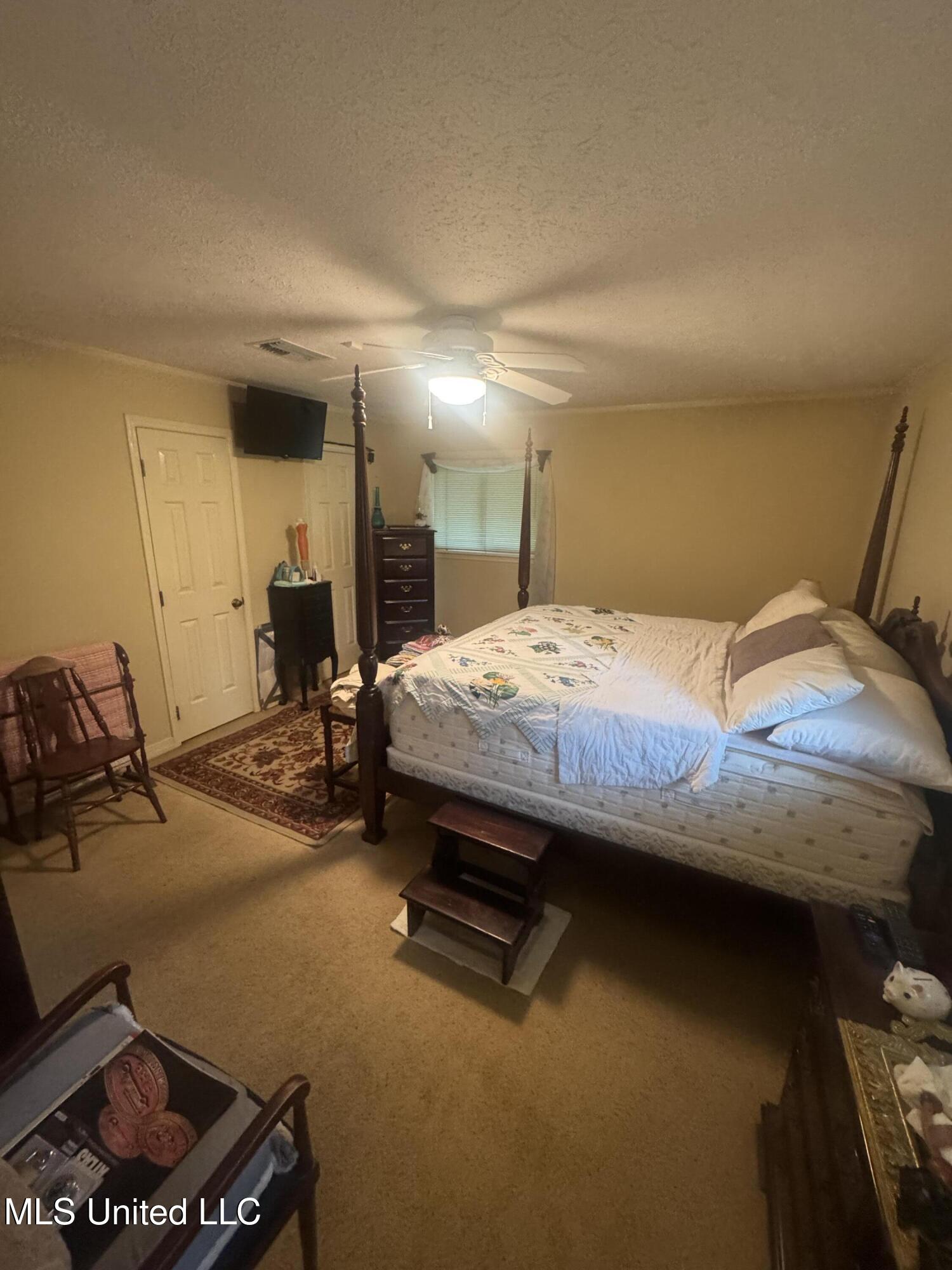 5216 Meadow Oaks Park Drive Property Photo 13