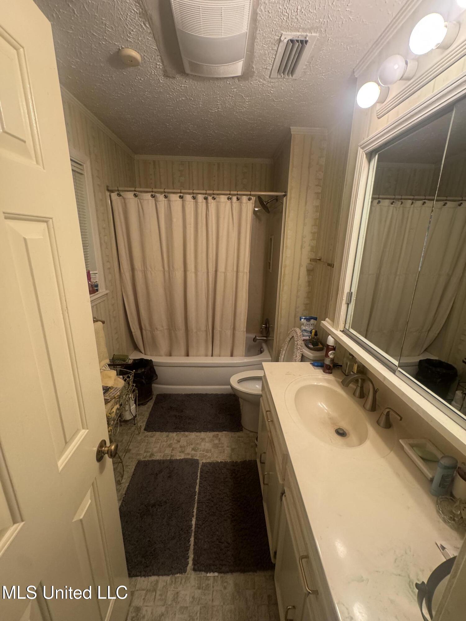 5216 Meadow Oaks Park Drive Property Photo 14