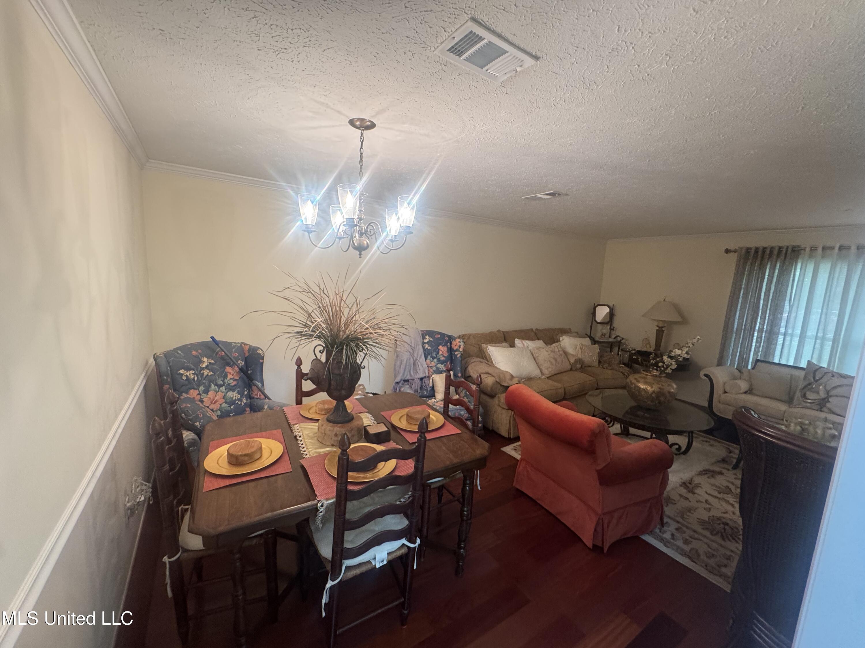 5216 Meadow Oaks Park Drive Property Photo 30