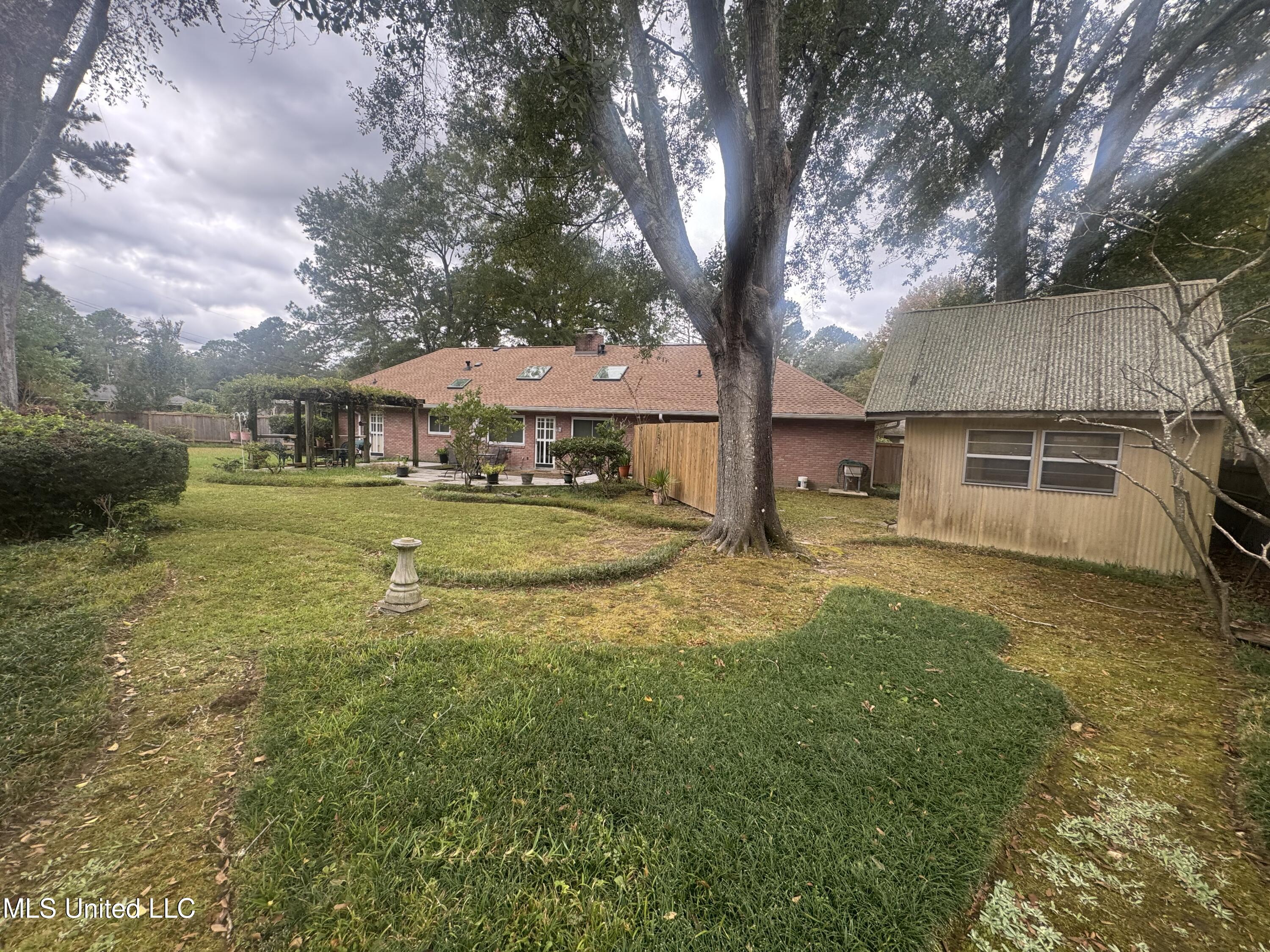5216 Meadow Oaks Park Drive Property Photo 32