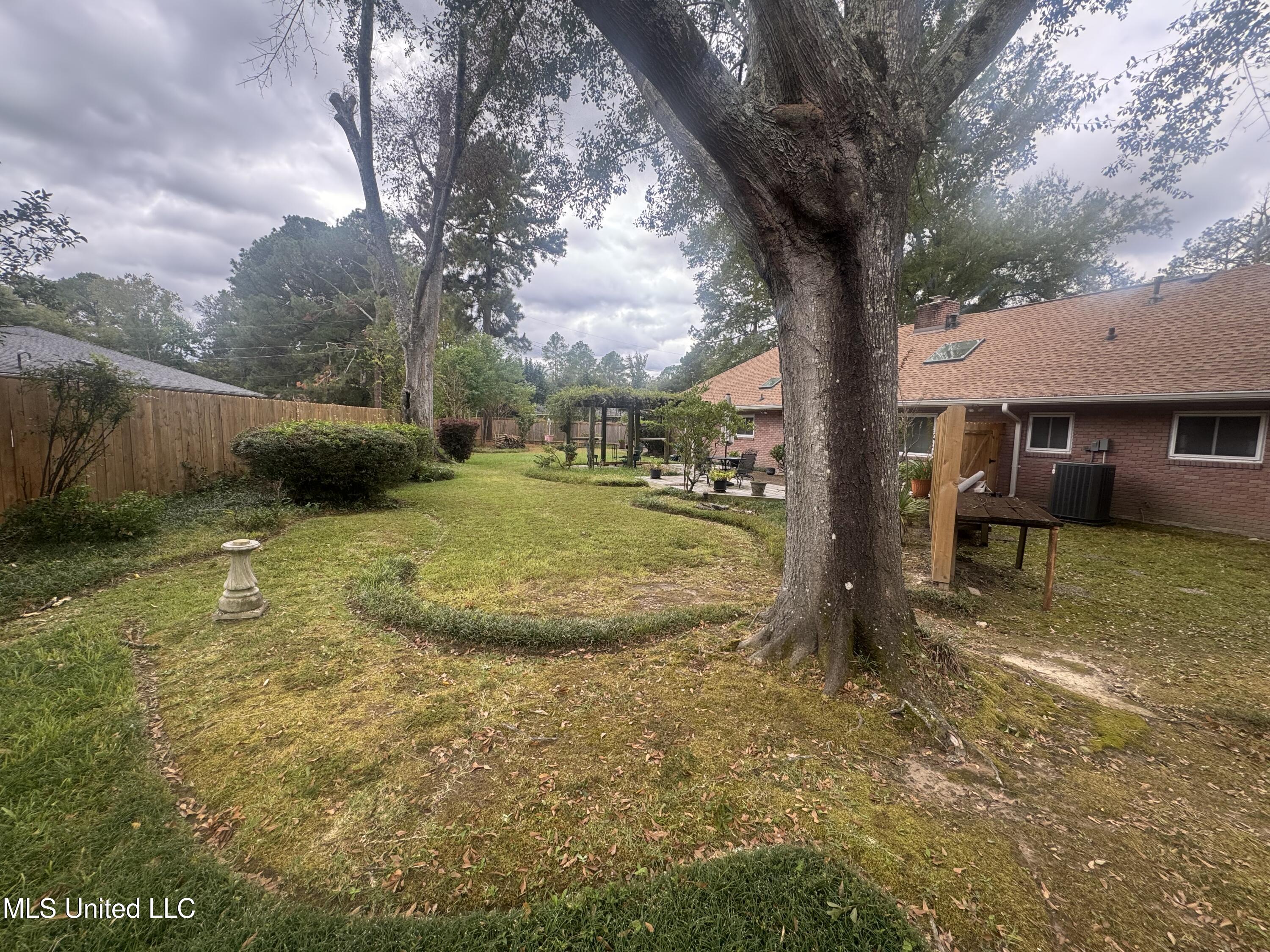 5216 Meadow Oaks Park Drive Property Photo 33