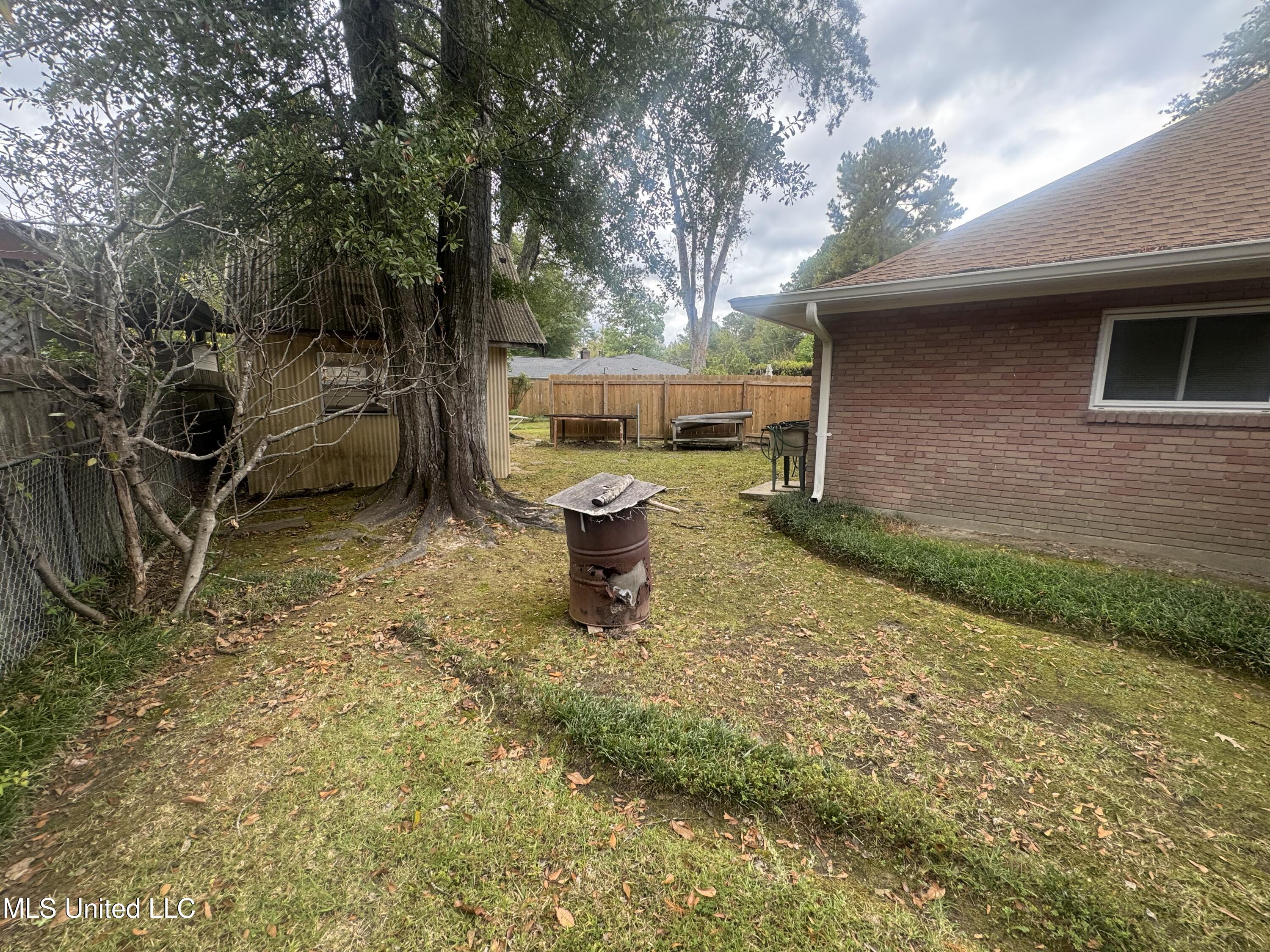 5216 Meadow Oaks Park Drive Property Photo 36