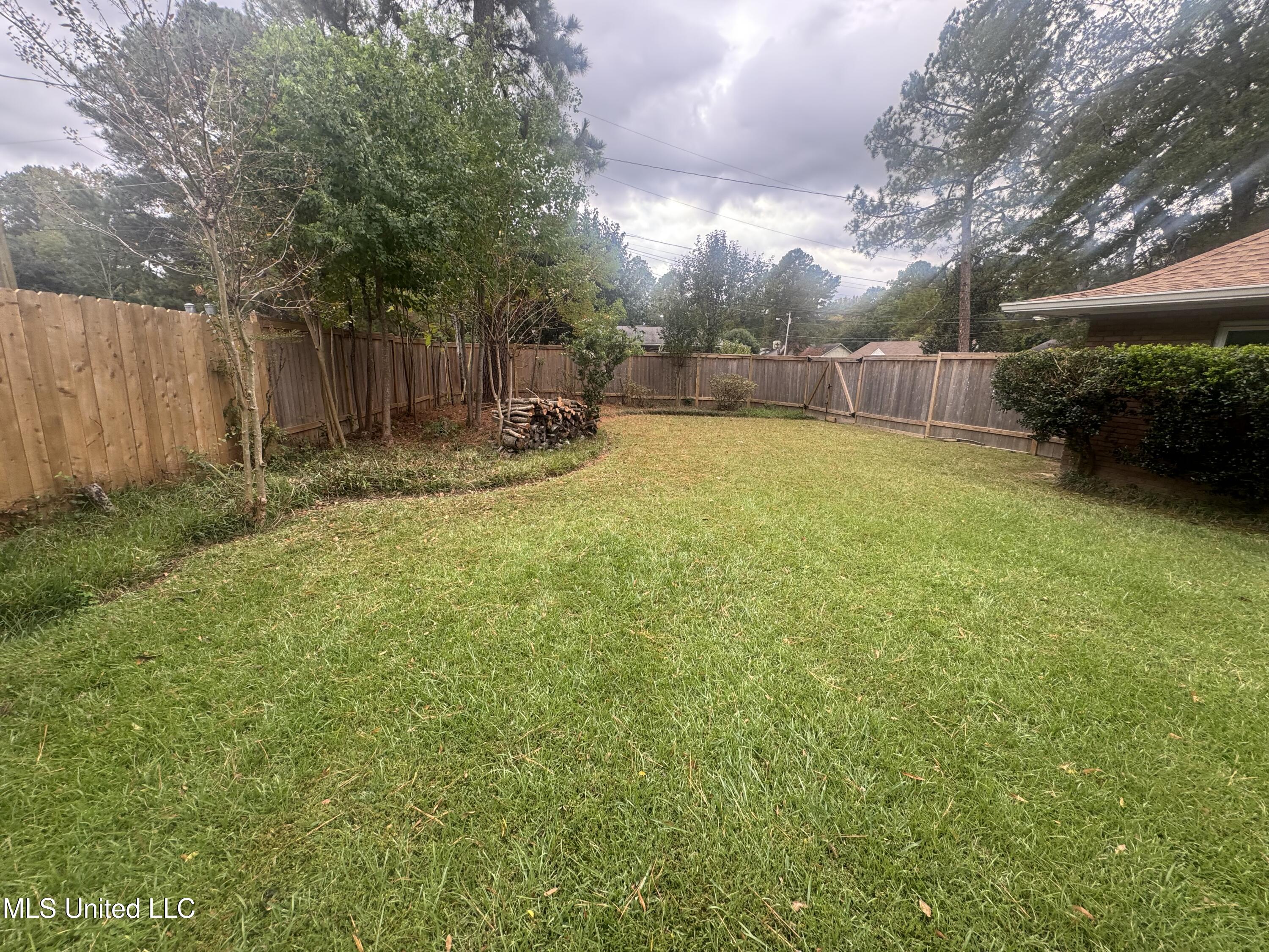 5216 Meadow Oaks Park Drive Property Photo 39