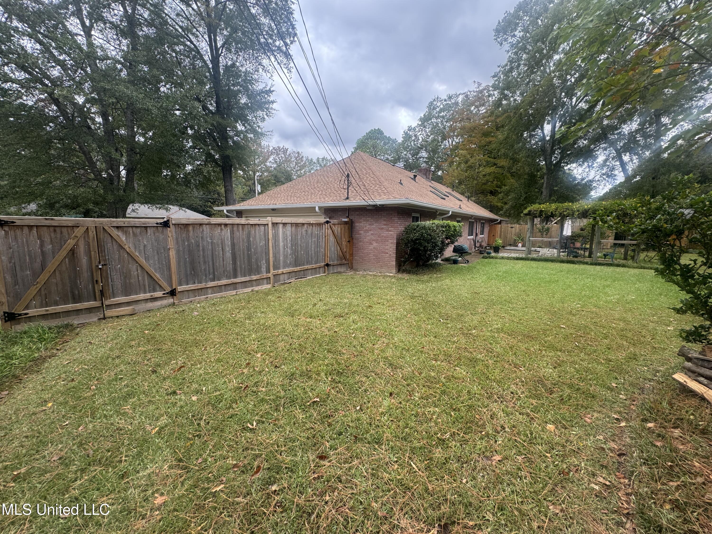 5216 Meadow Oaks Park Drive Property Photo 43