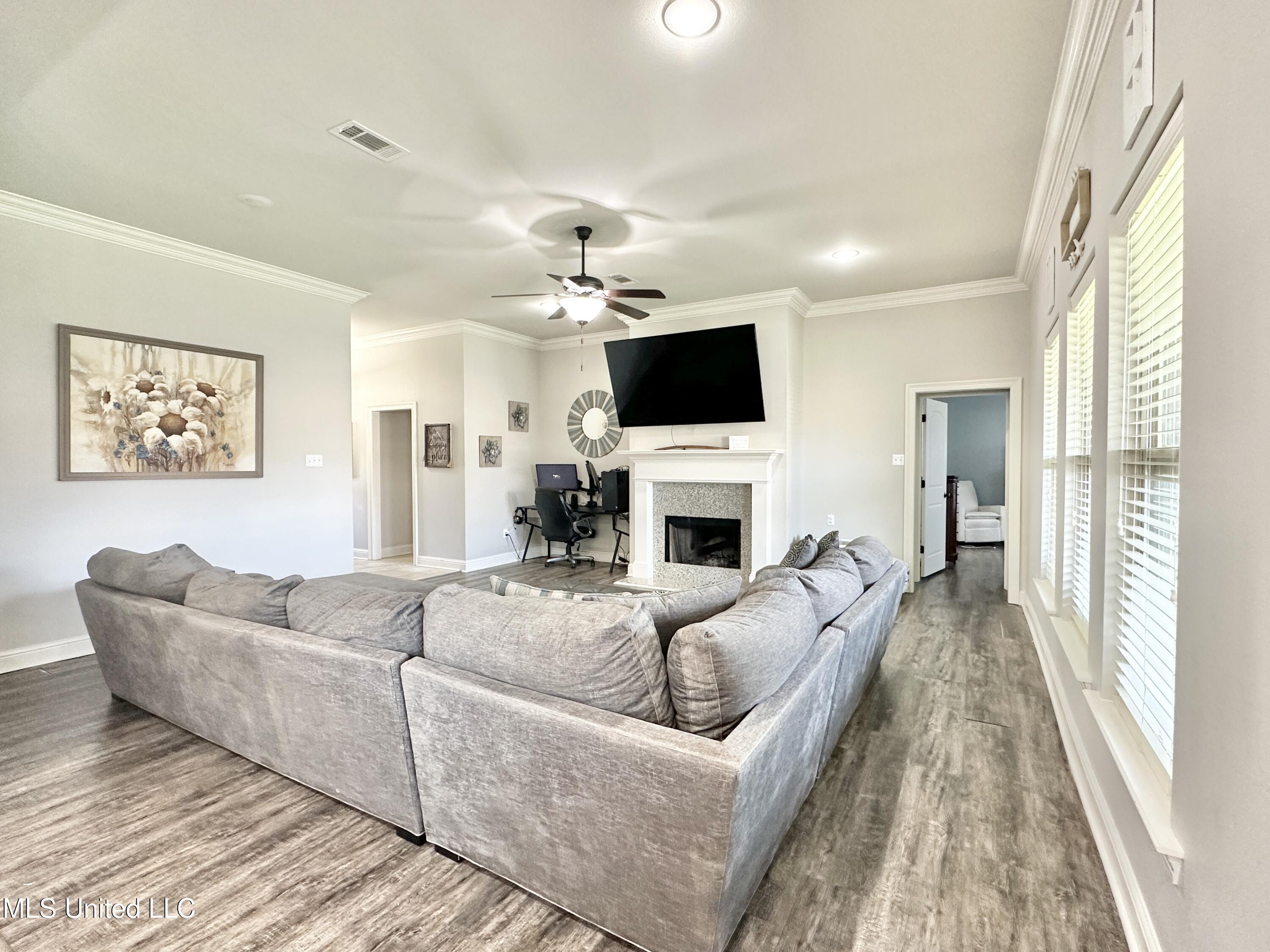 13349 Marys Way Property Photo 10