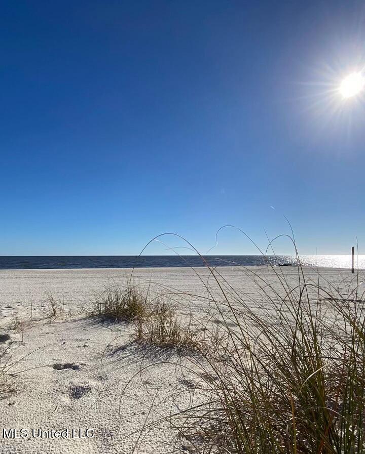 2507 Beach Boulevard Property Photo 4