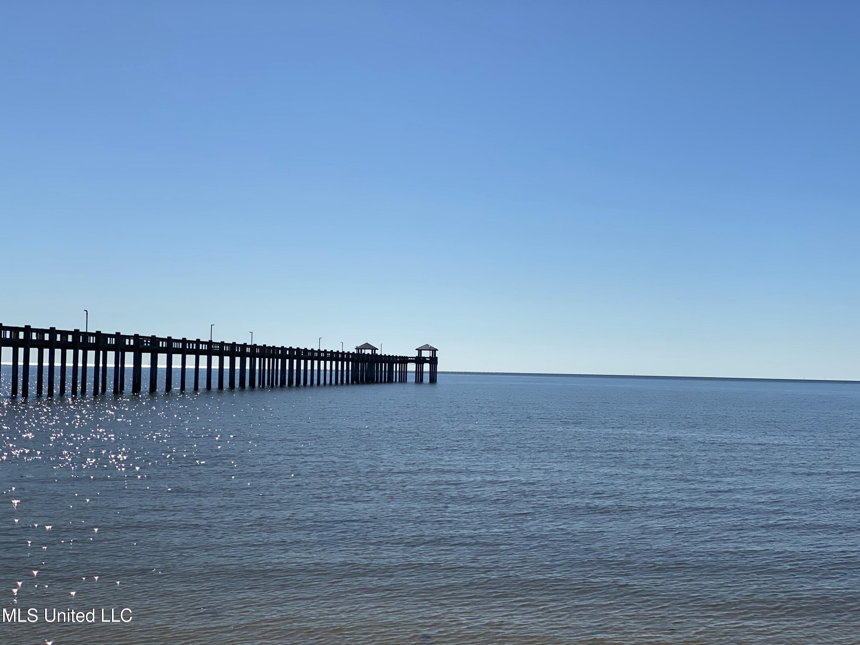 2507 Beach Boulevard Property Photo 7
