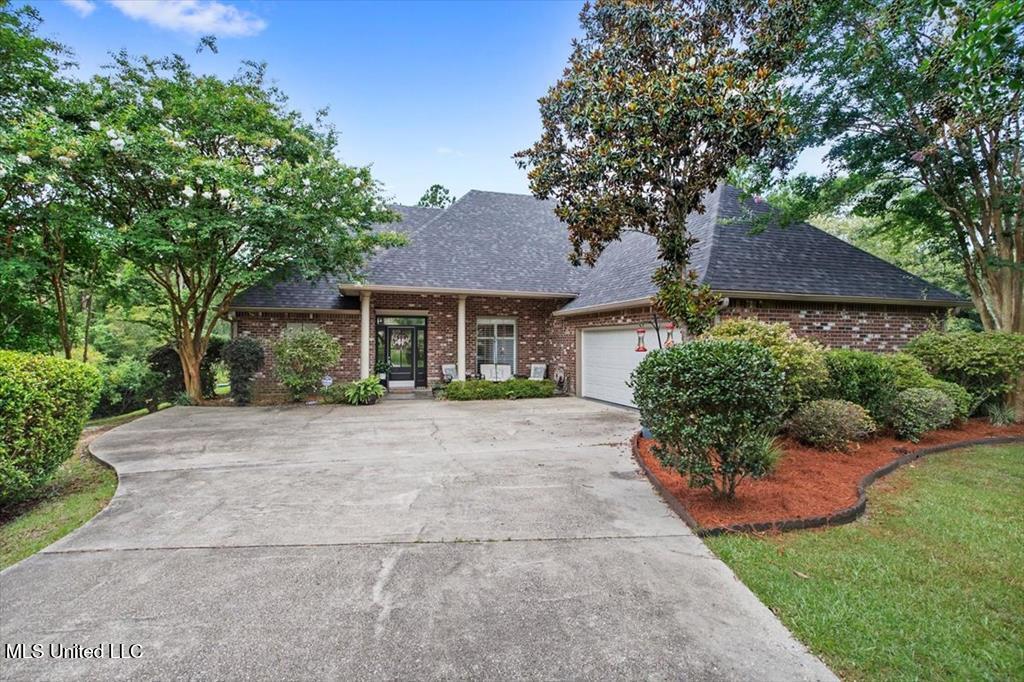 34 Chinaberry Circle Property Photo 1