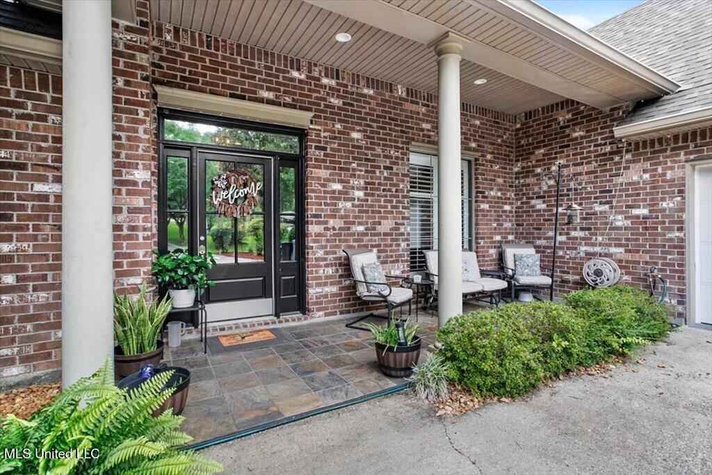 34 Chinaberry Circle Property Photo 3