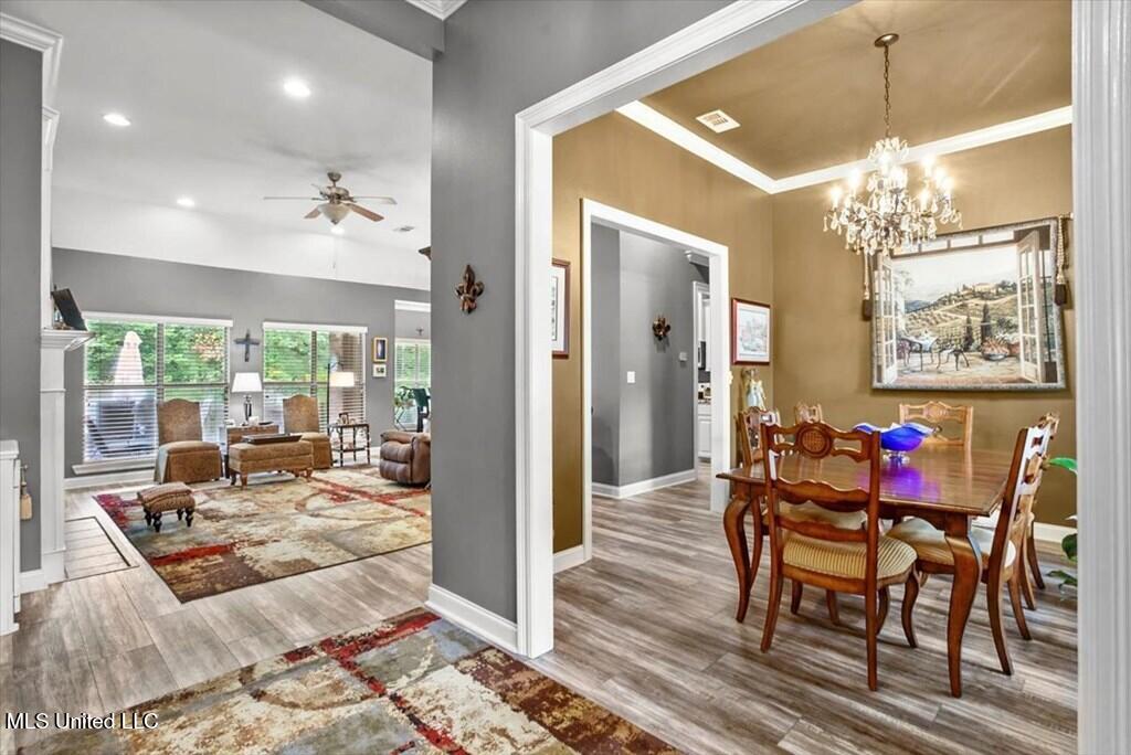 34 Chinaberry Circle Property Photo 5