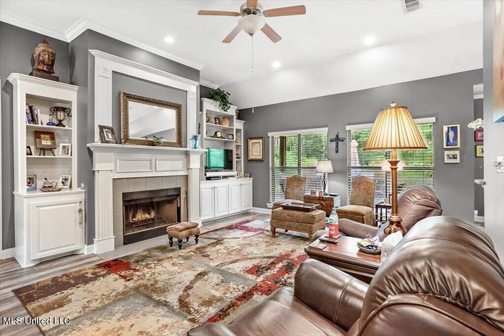 34 Chinaberry Circle Property Photo 7