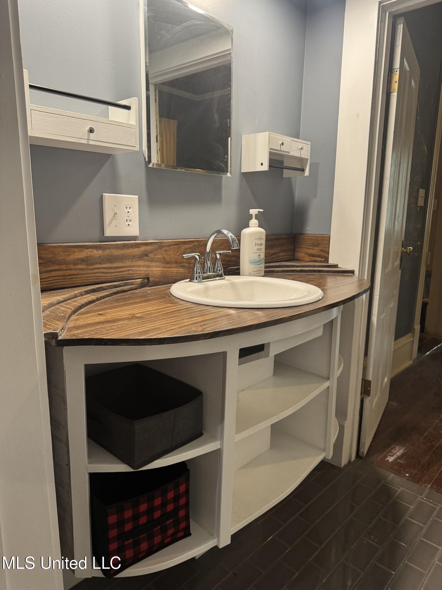 4219 Bellview Avenue Property Photo 16