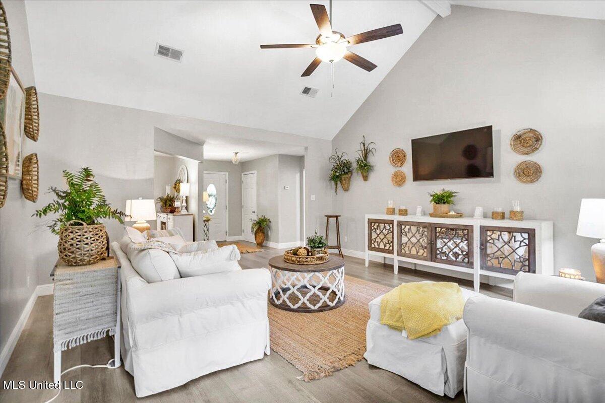 200 Koch Road Property Photo 9