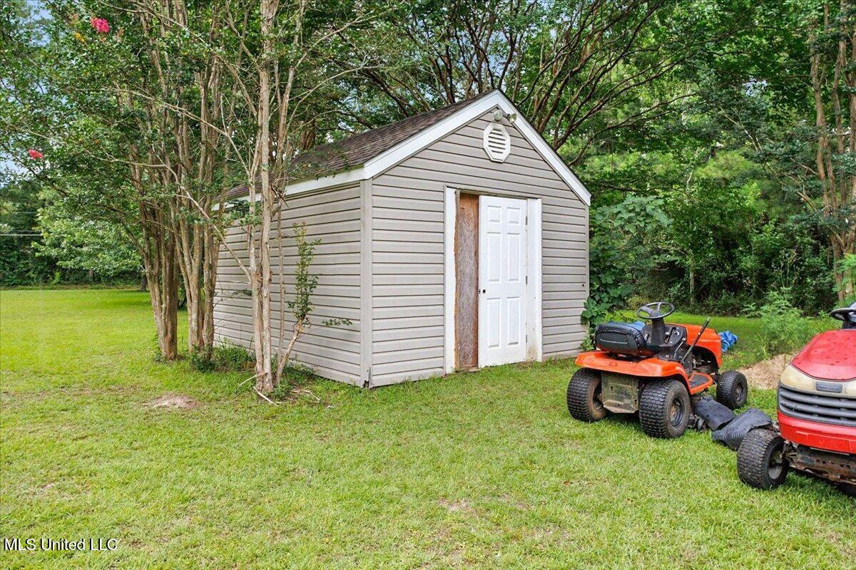 200 Koch Road Property Photo 28