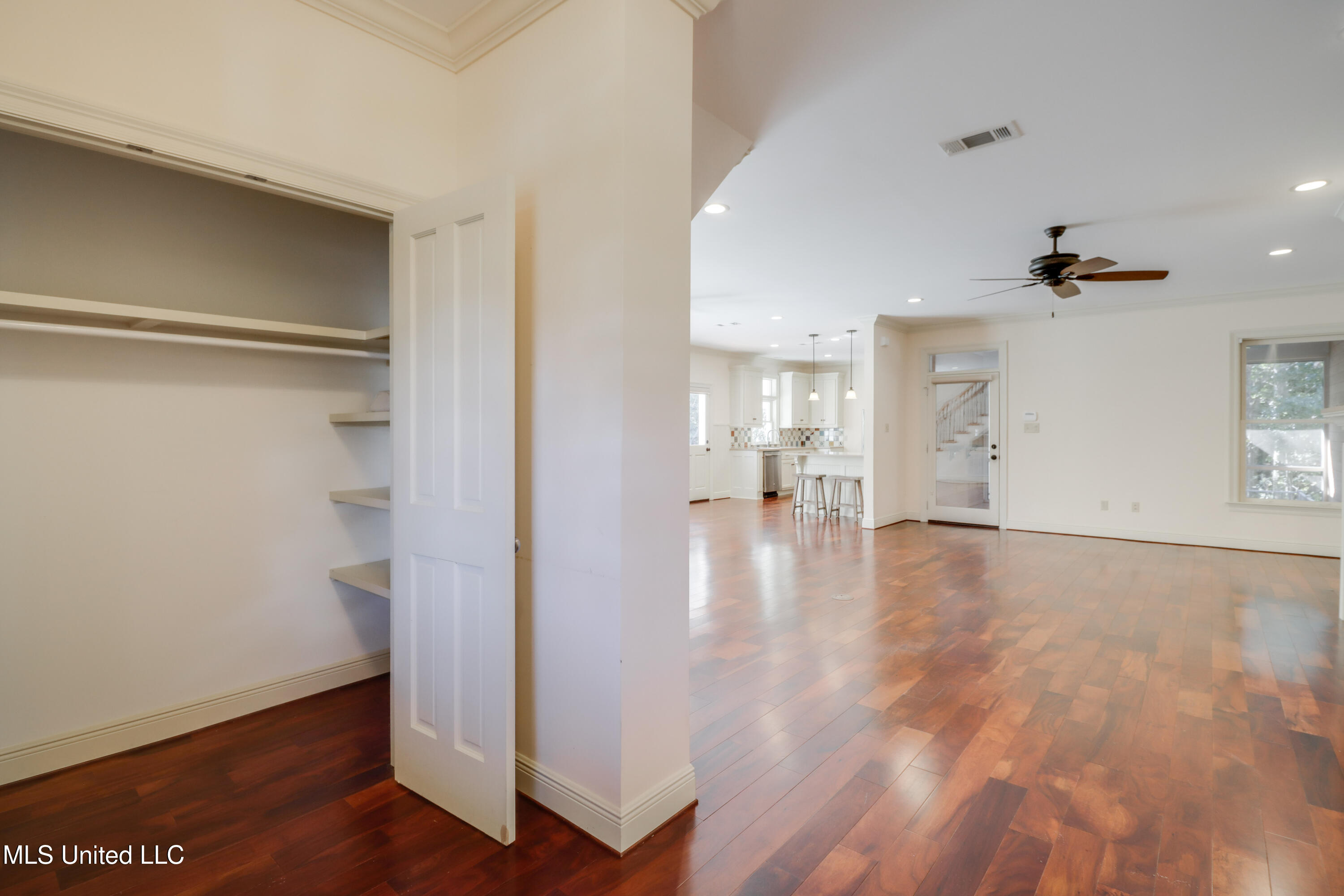 1529 Magnolia Street Property Photo 3