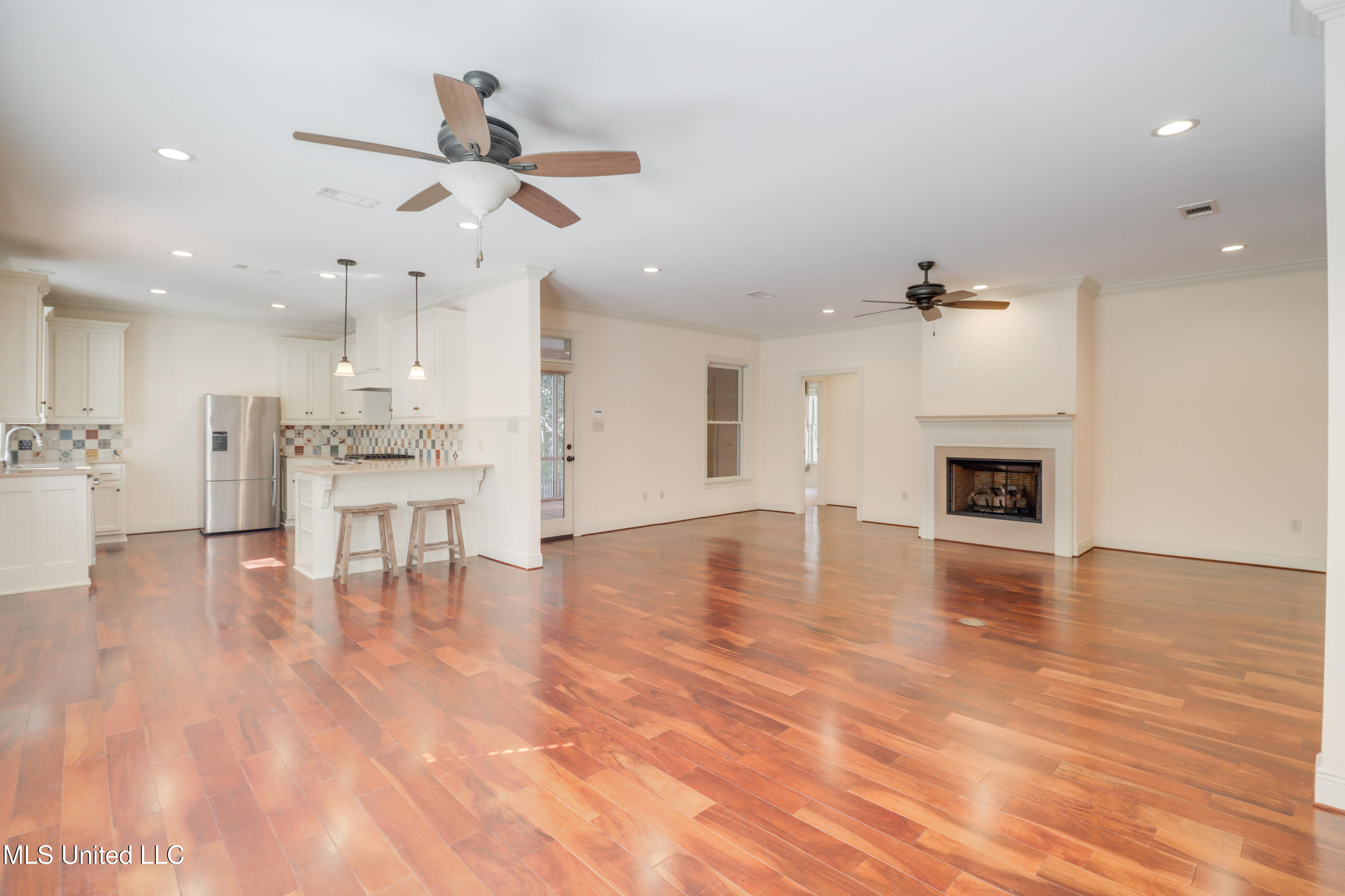 1529 Magnolia Street Property Photo 5