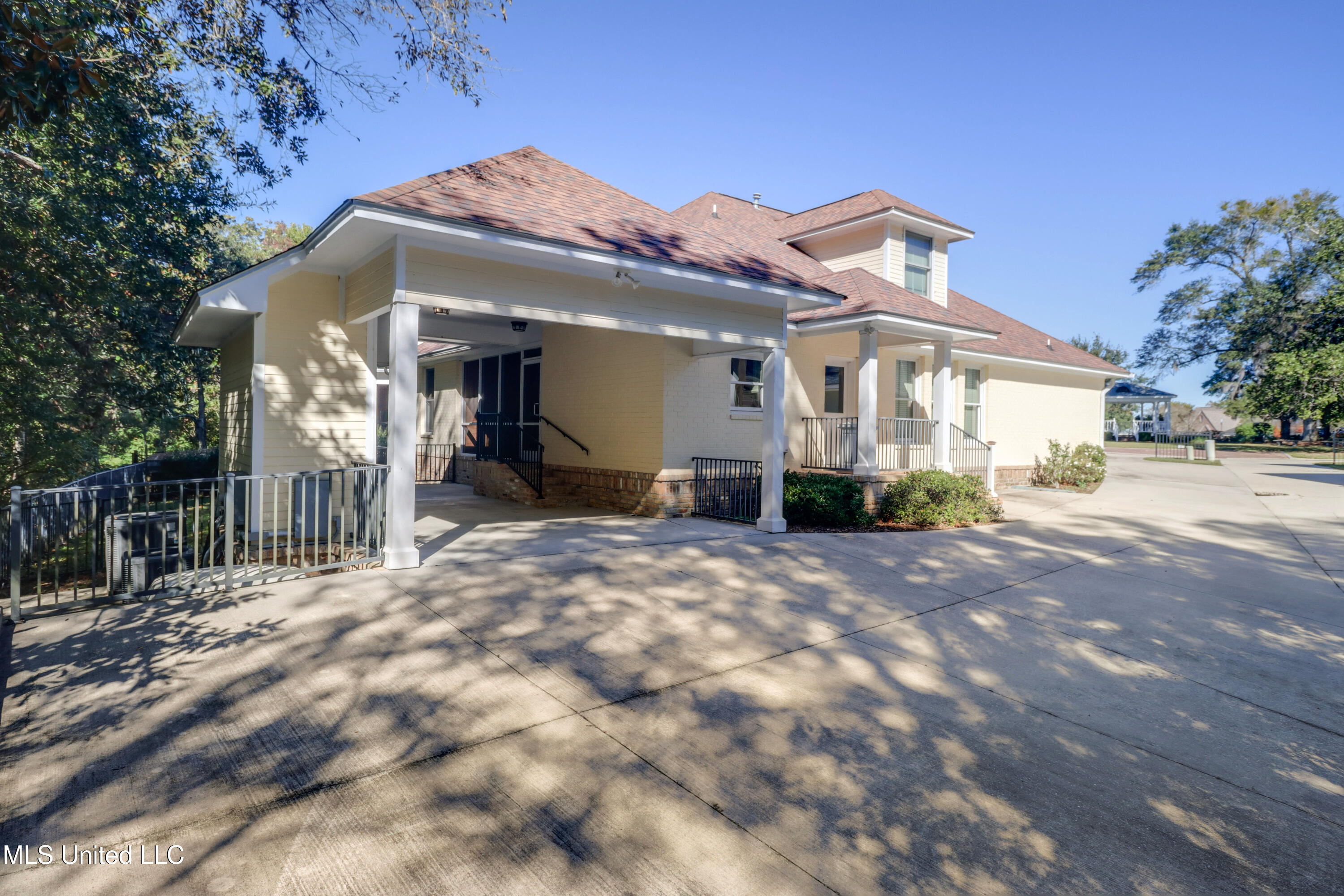 1529 Magnolia Street Property Photo 31