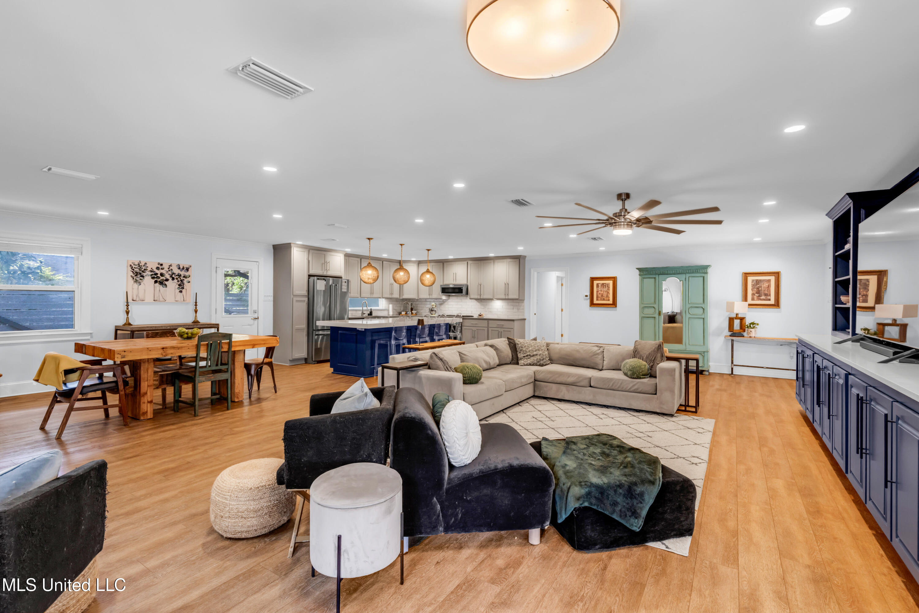 1105 E Cherokee Glen Property Photo 8