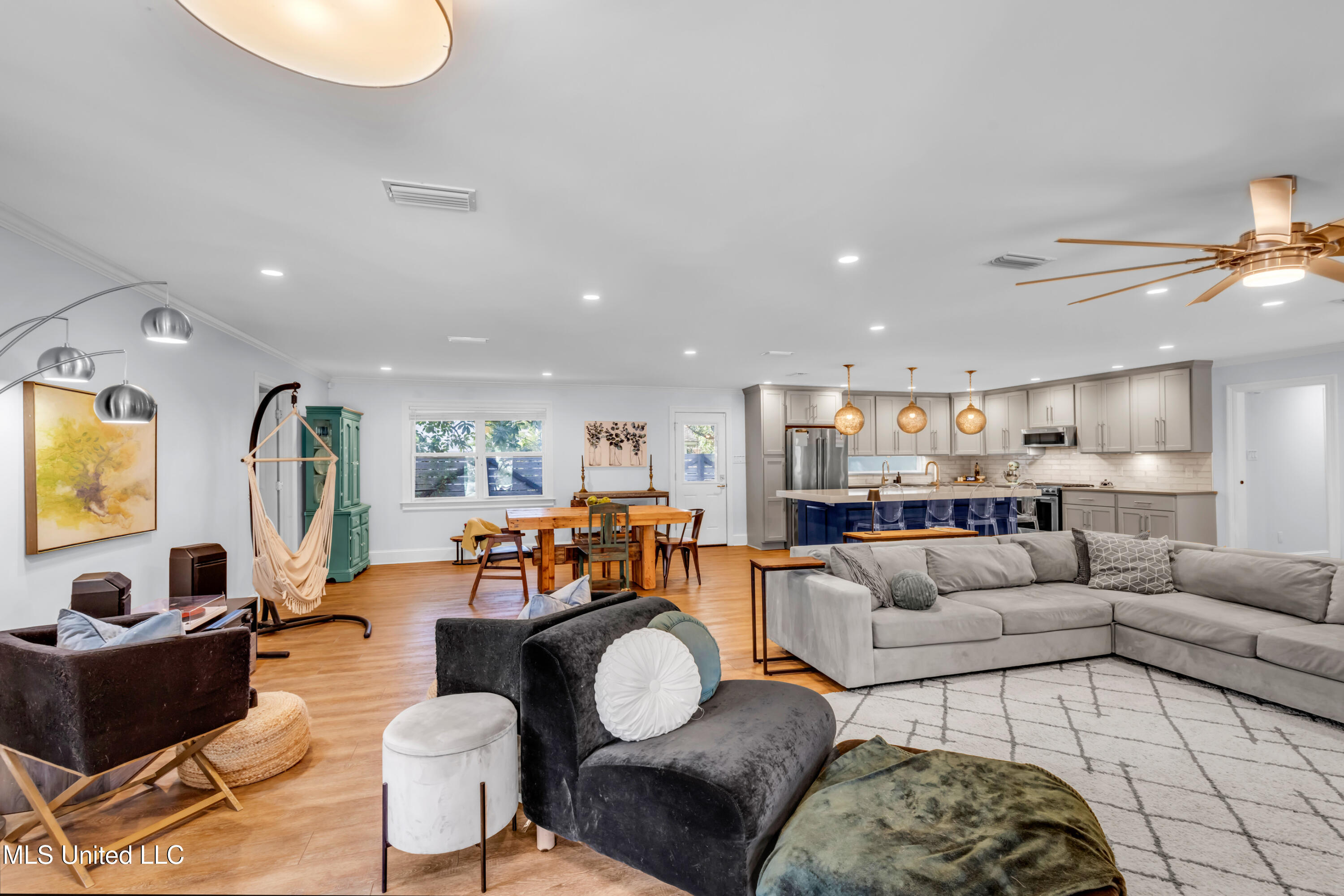 1105 E Cherokee Glen Property Photo 9