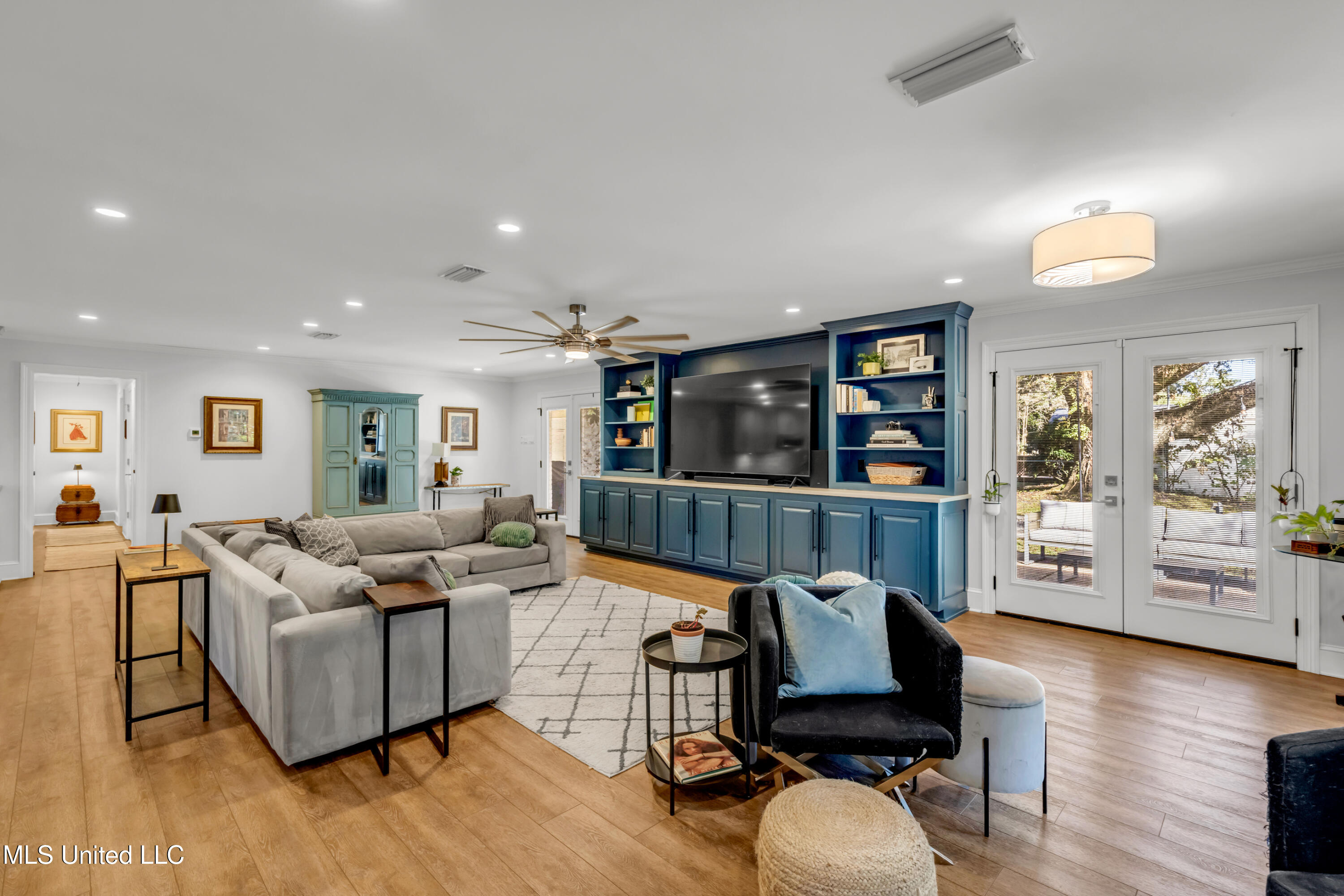 1105 E Cherokee Glen Property Photo 10