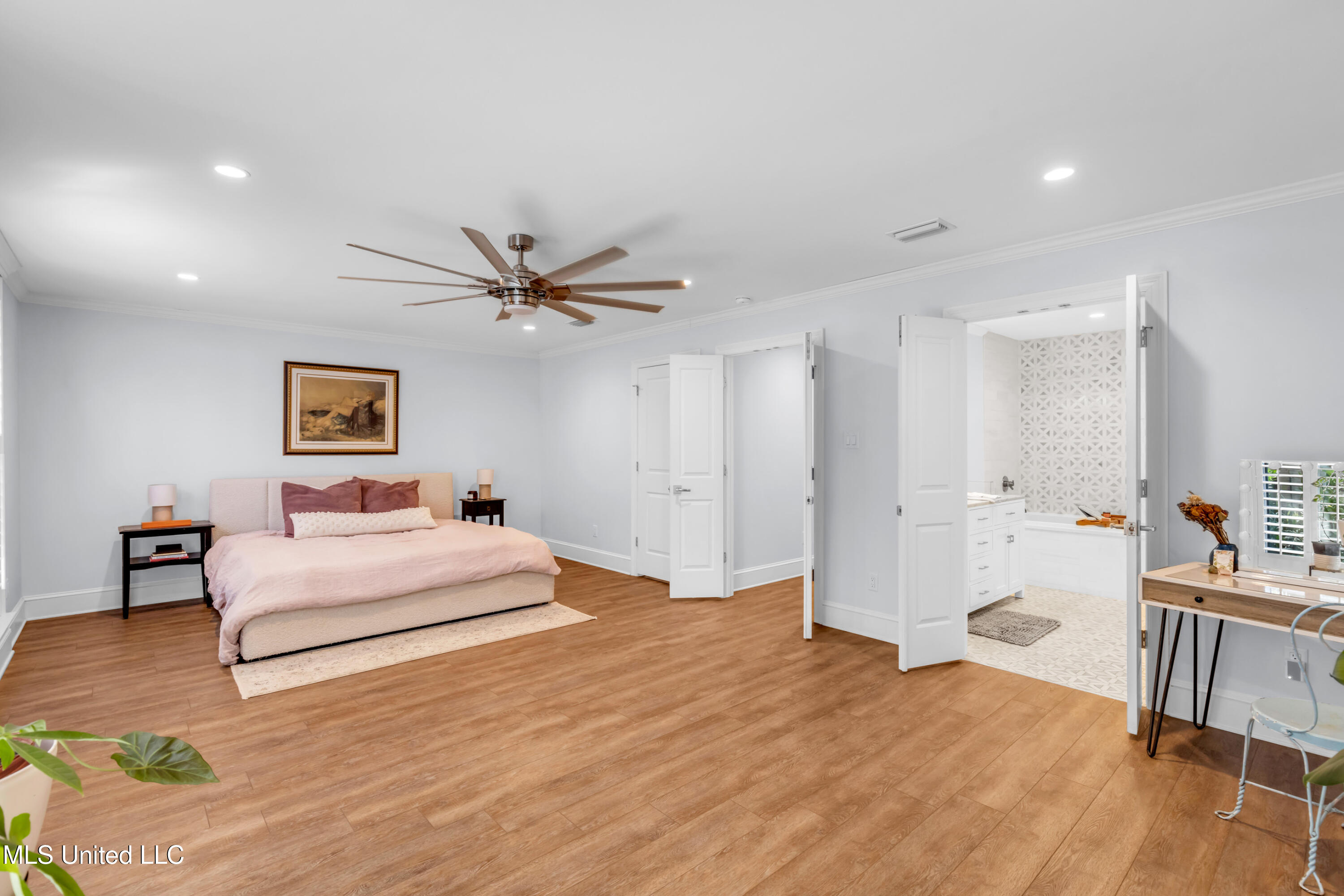 1105 E Cherokee Glen Property Photo 25