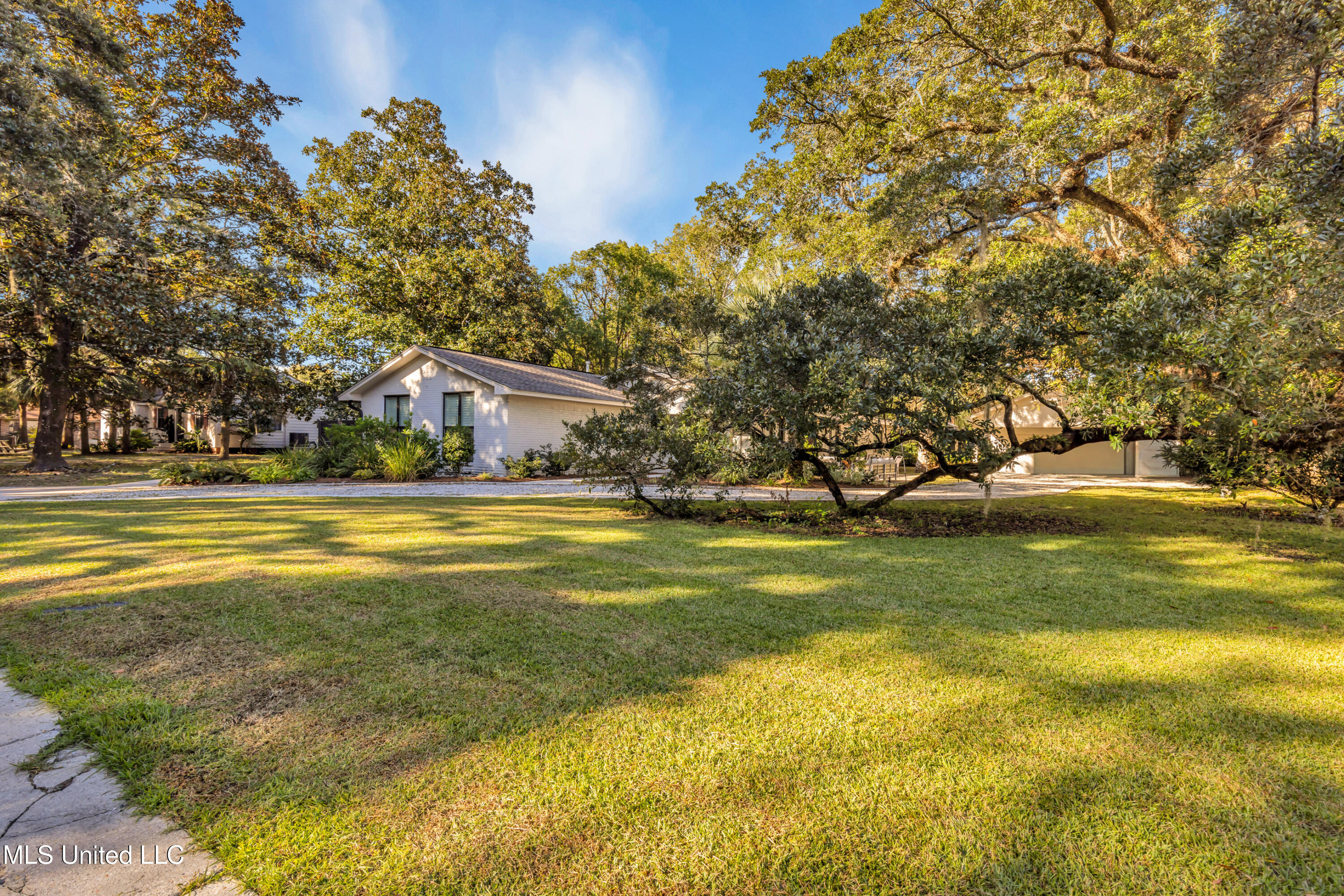 1105 E Cherokee Glen Property Photo 49