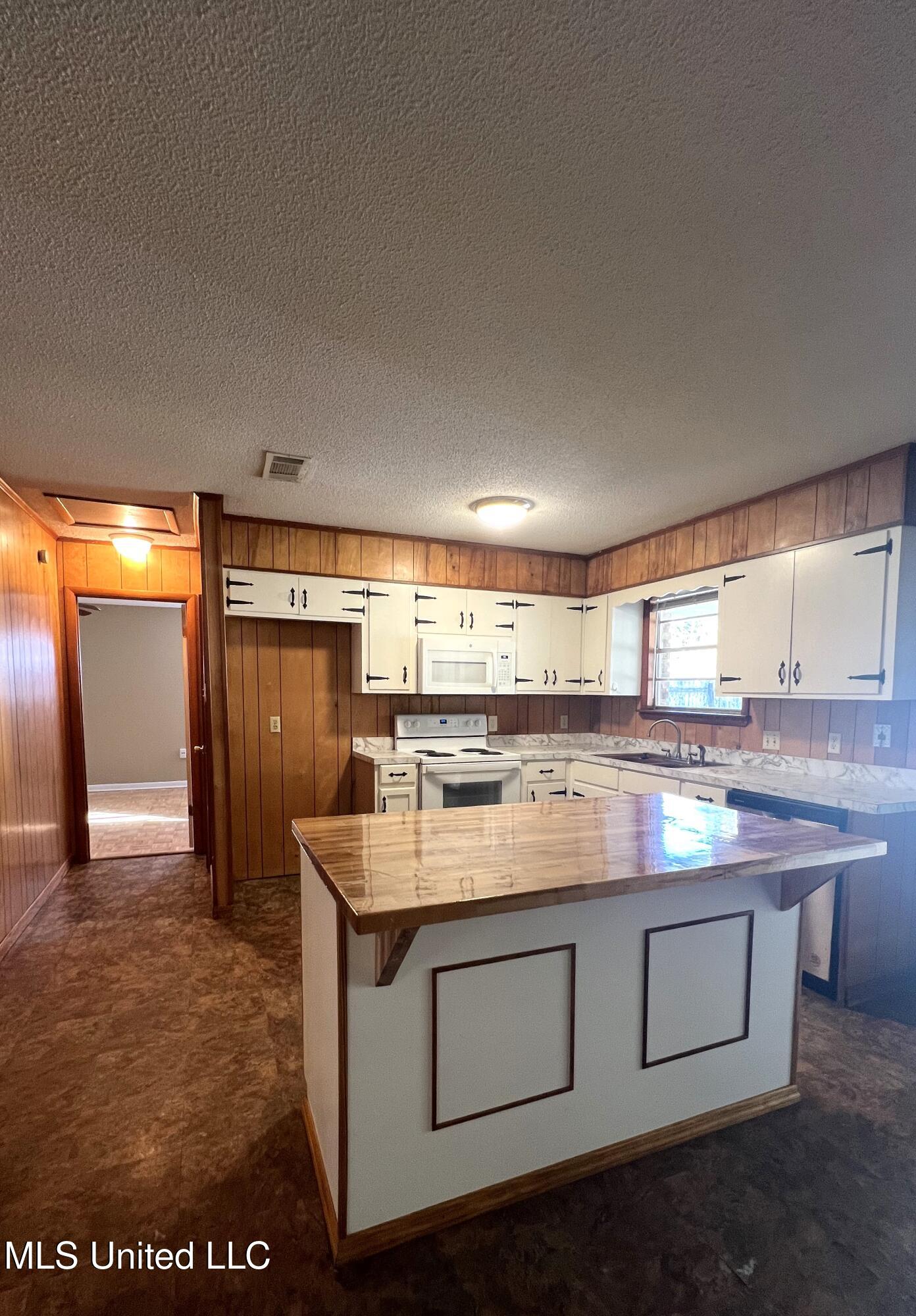 101 S Kern Drive Property Photo 5